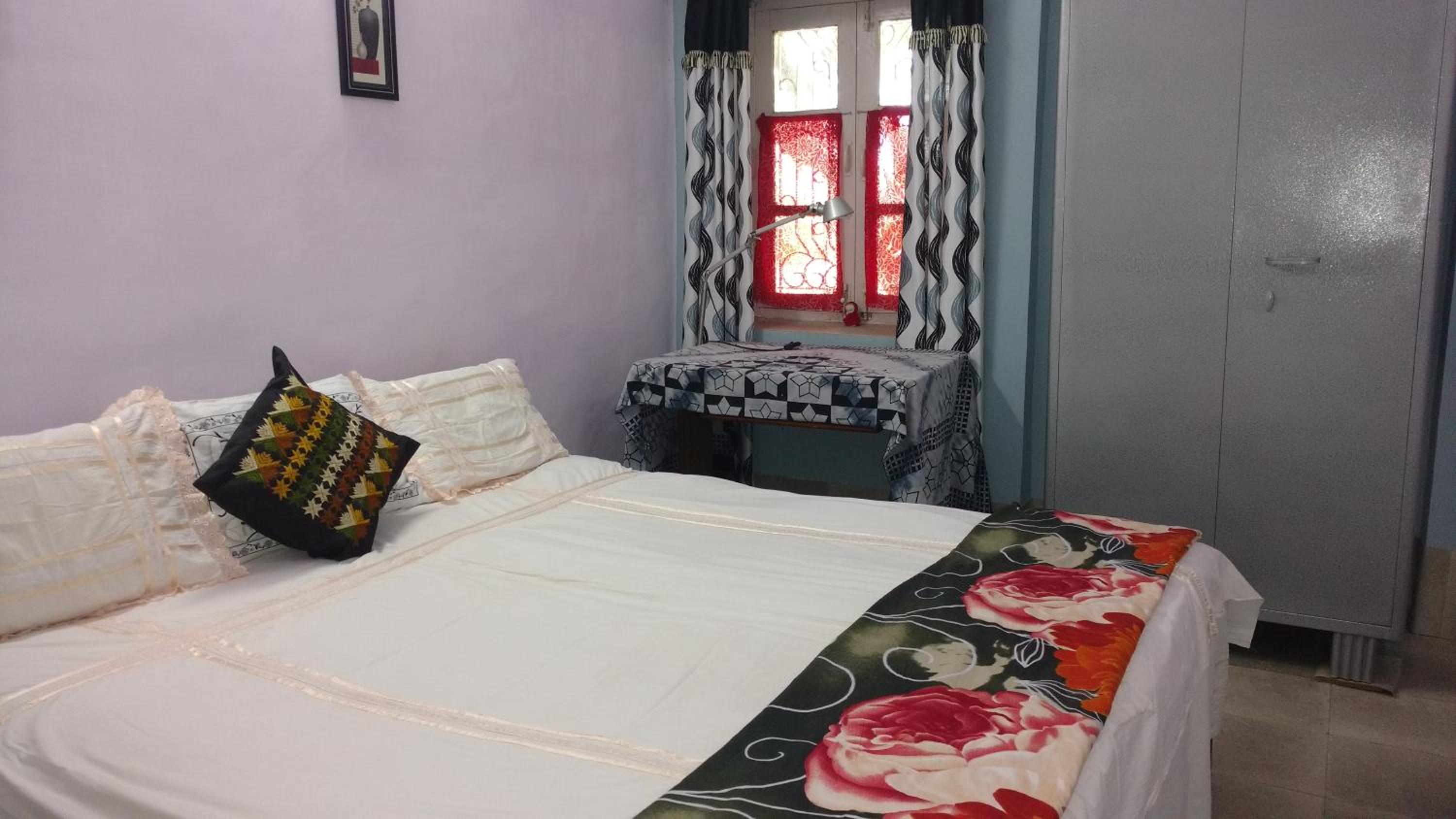 Double Room with Bathroom (Gray) - Photo 5