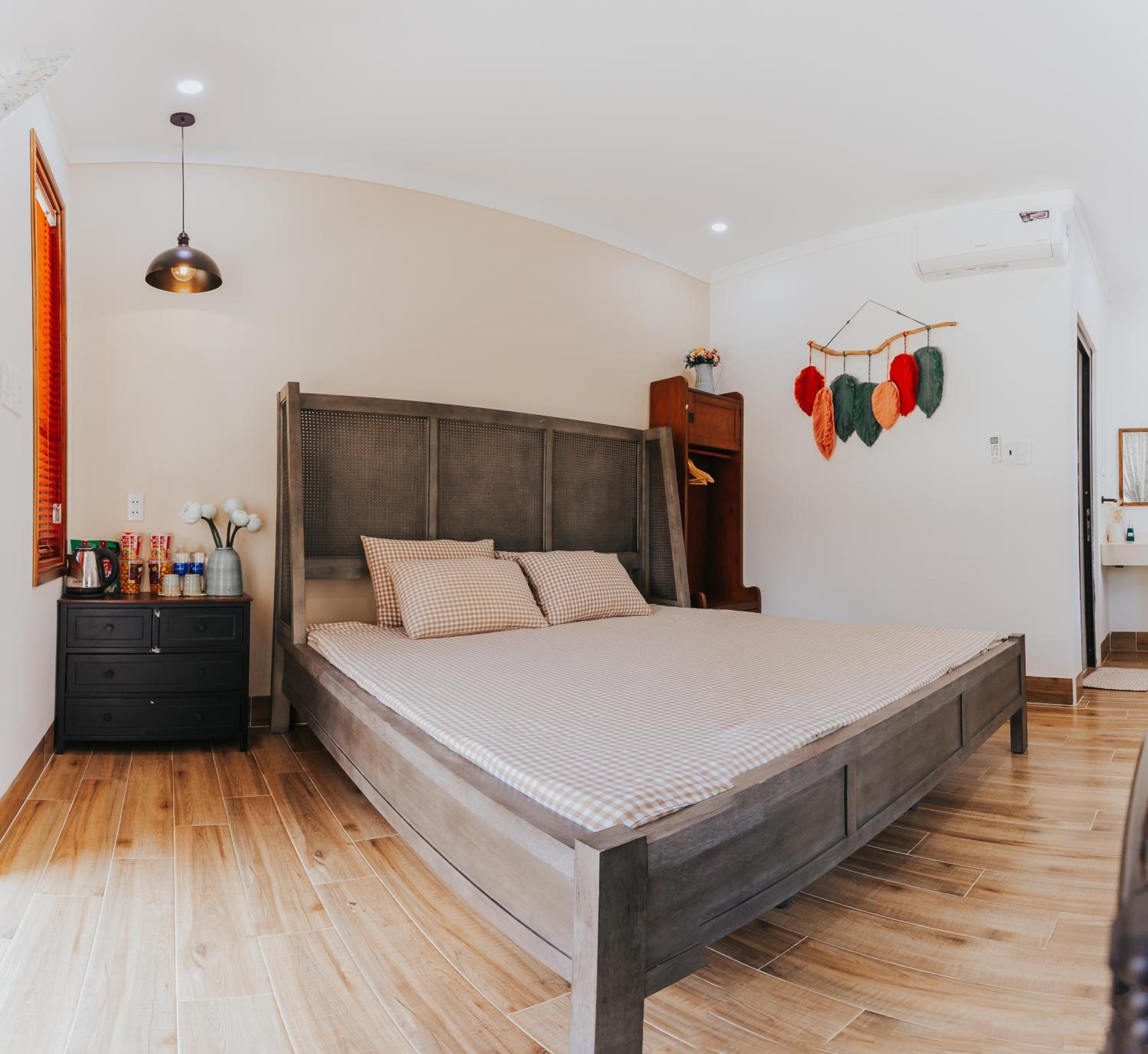 Deluxe King Room photo 2