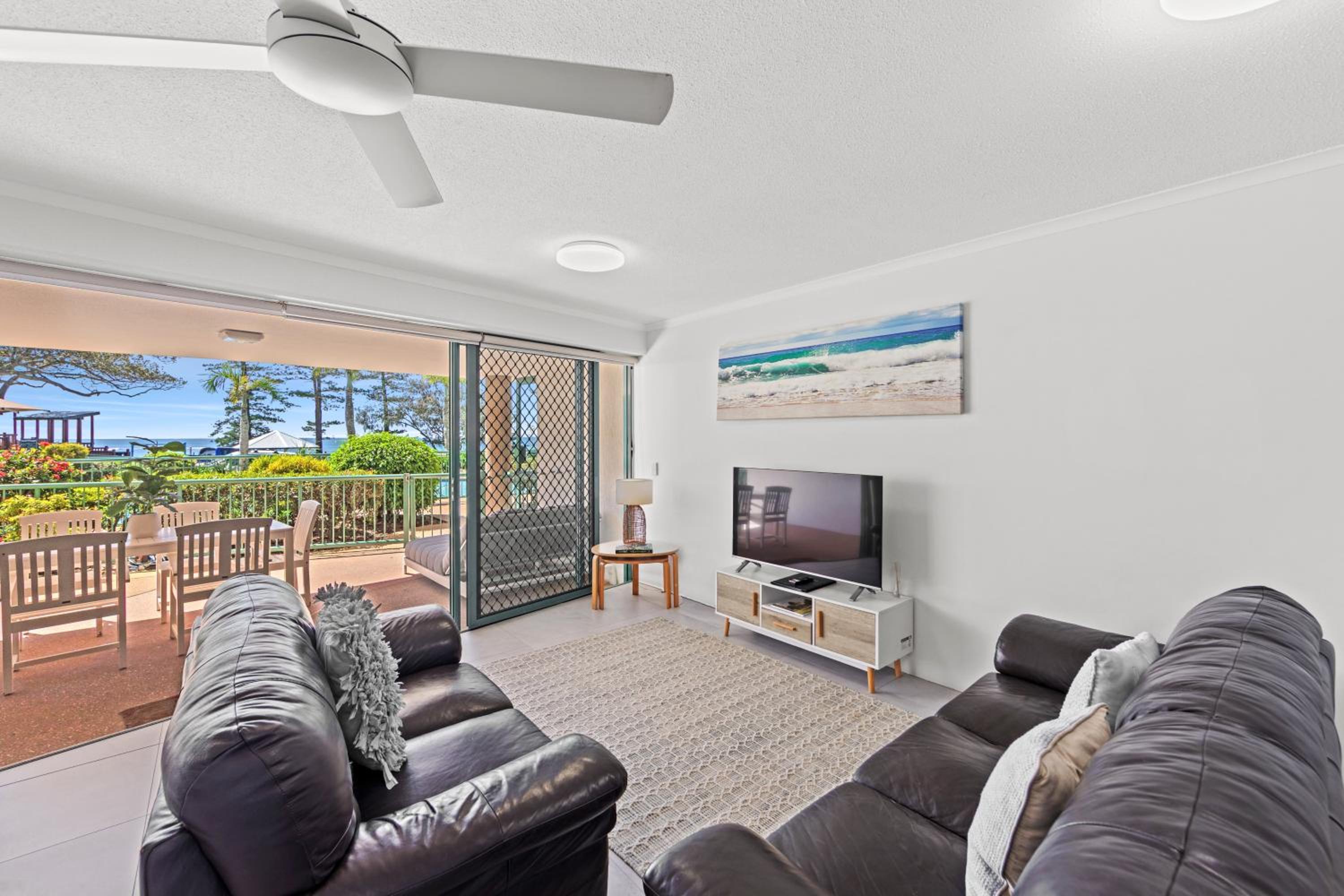 Pet Friendly Two-Bedroom Apartment Ocean Views Lower Level photo 3