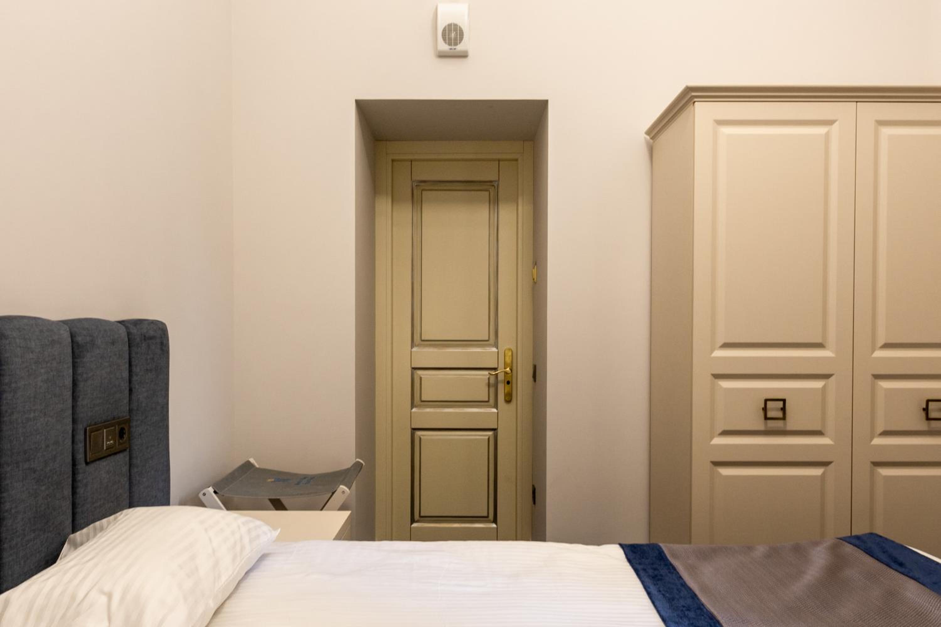 Standard Double Room photo 2