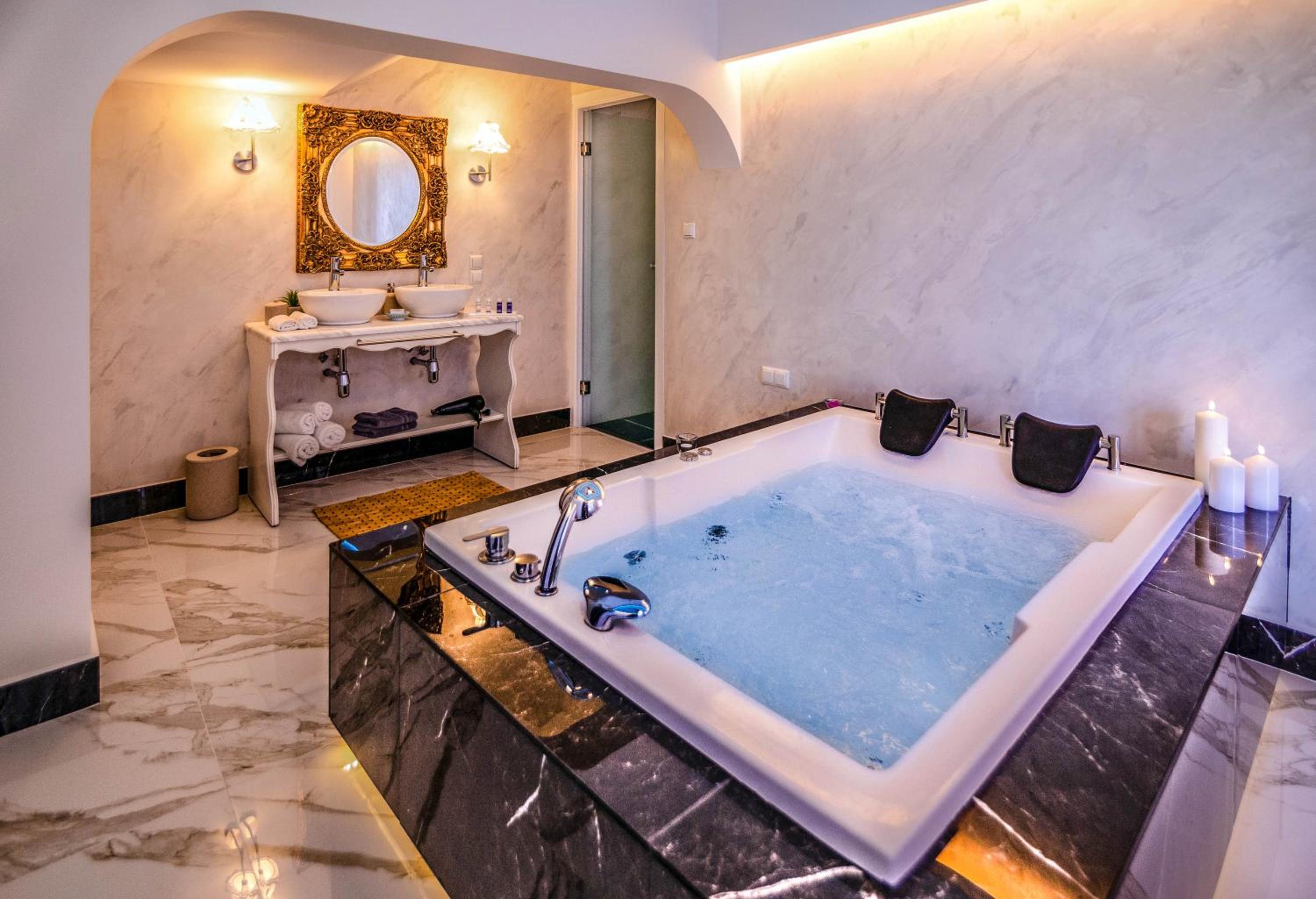 Sunrise Suite with Private Heated Plunge Pool