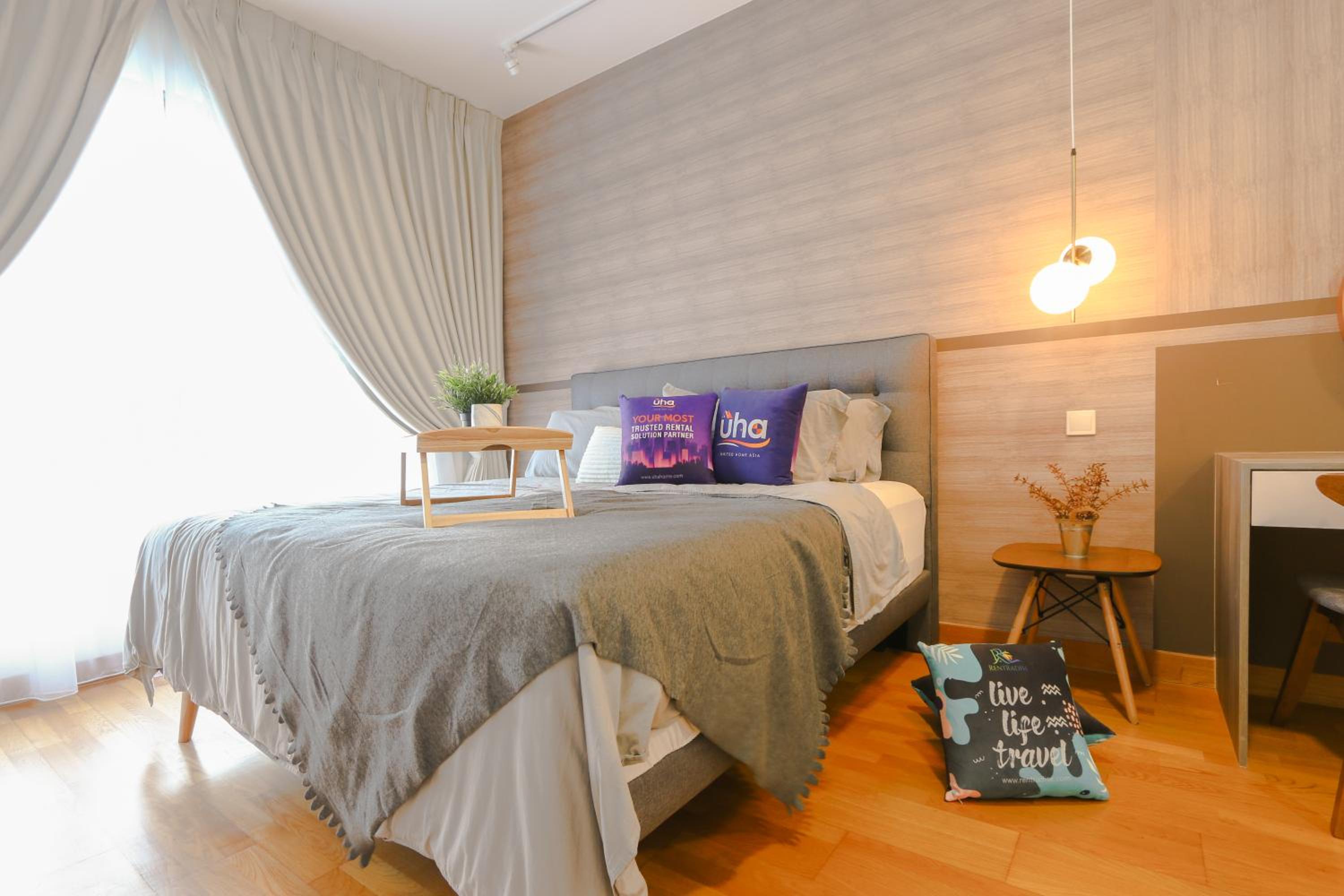 Two-Bedroom Deluxe Apartment - Photo 8