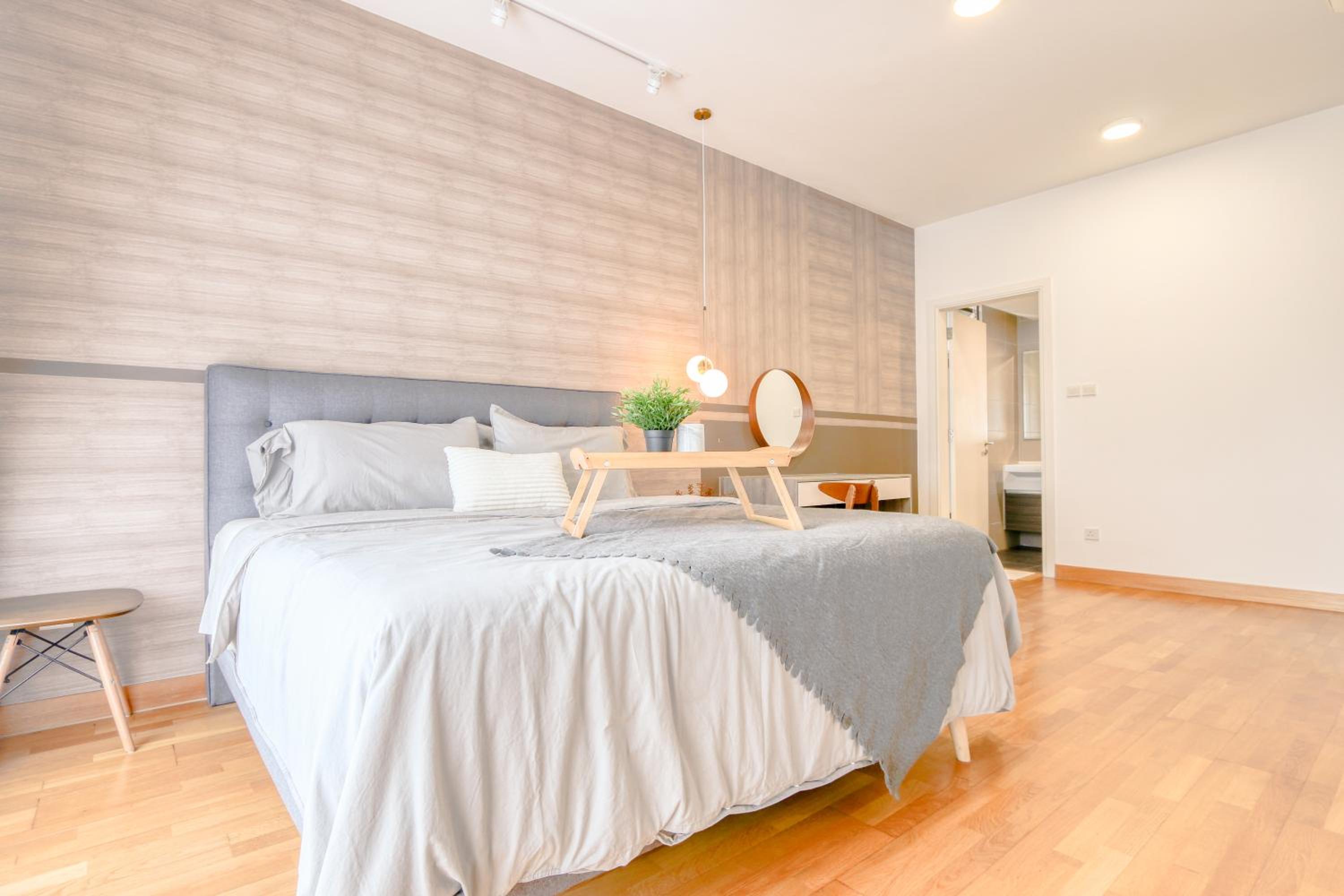 Two-Bedroom Deluxe Apartment - Photo 4