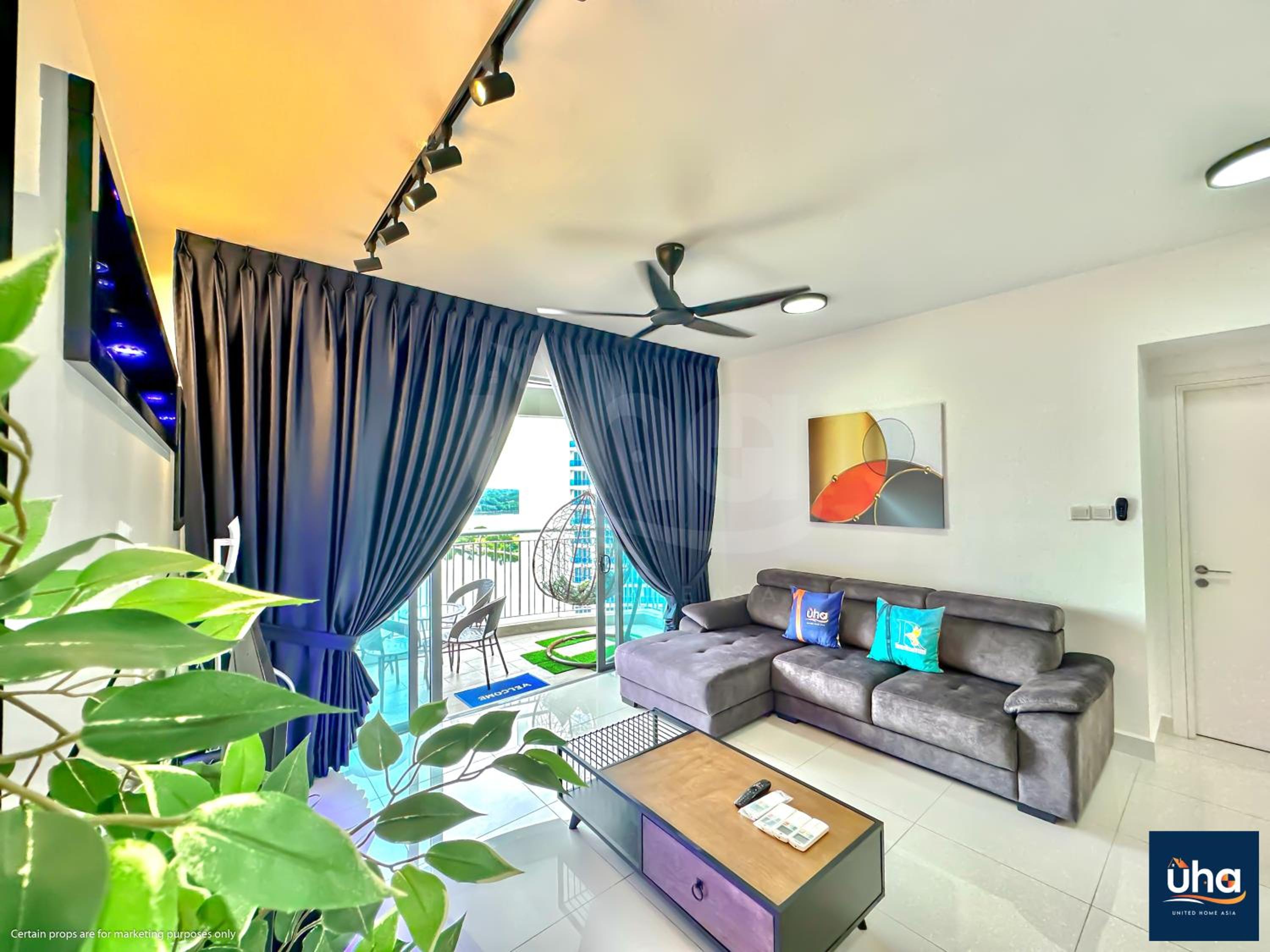 Three-Bedroom Standard Apartment - Photo 1