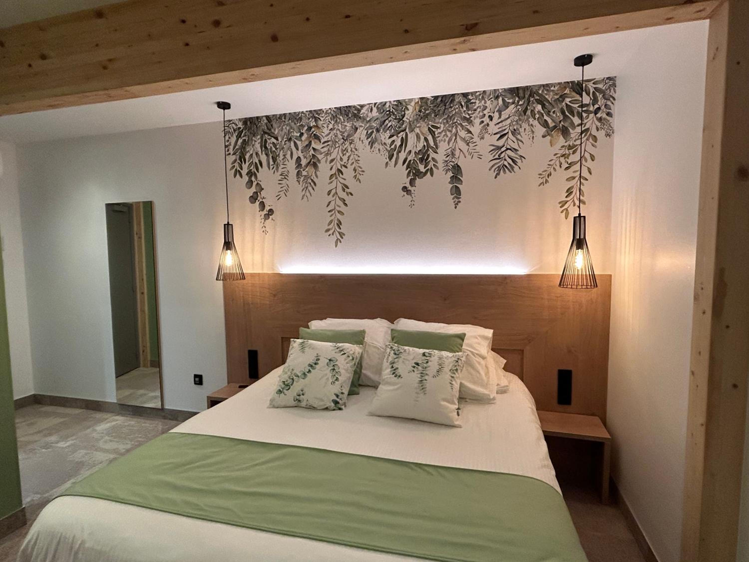 Large Double Room photo 1