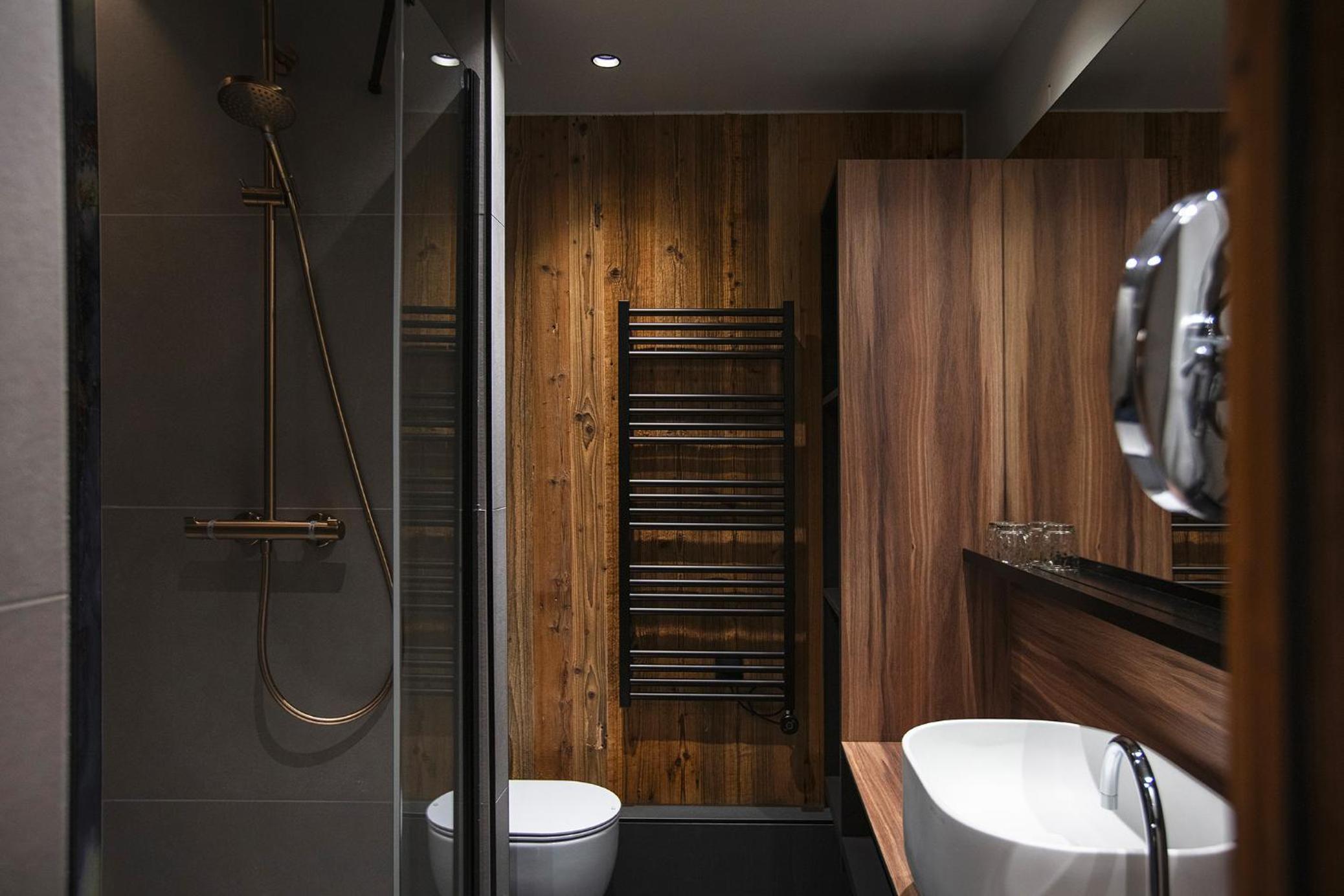 Junior Suite with Balcony - Photo 3