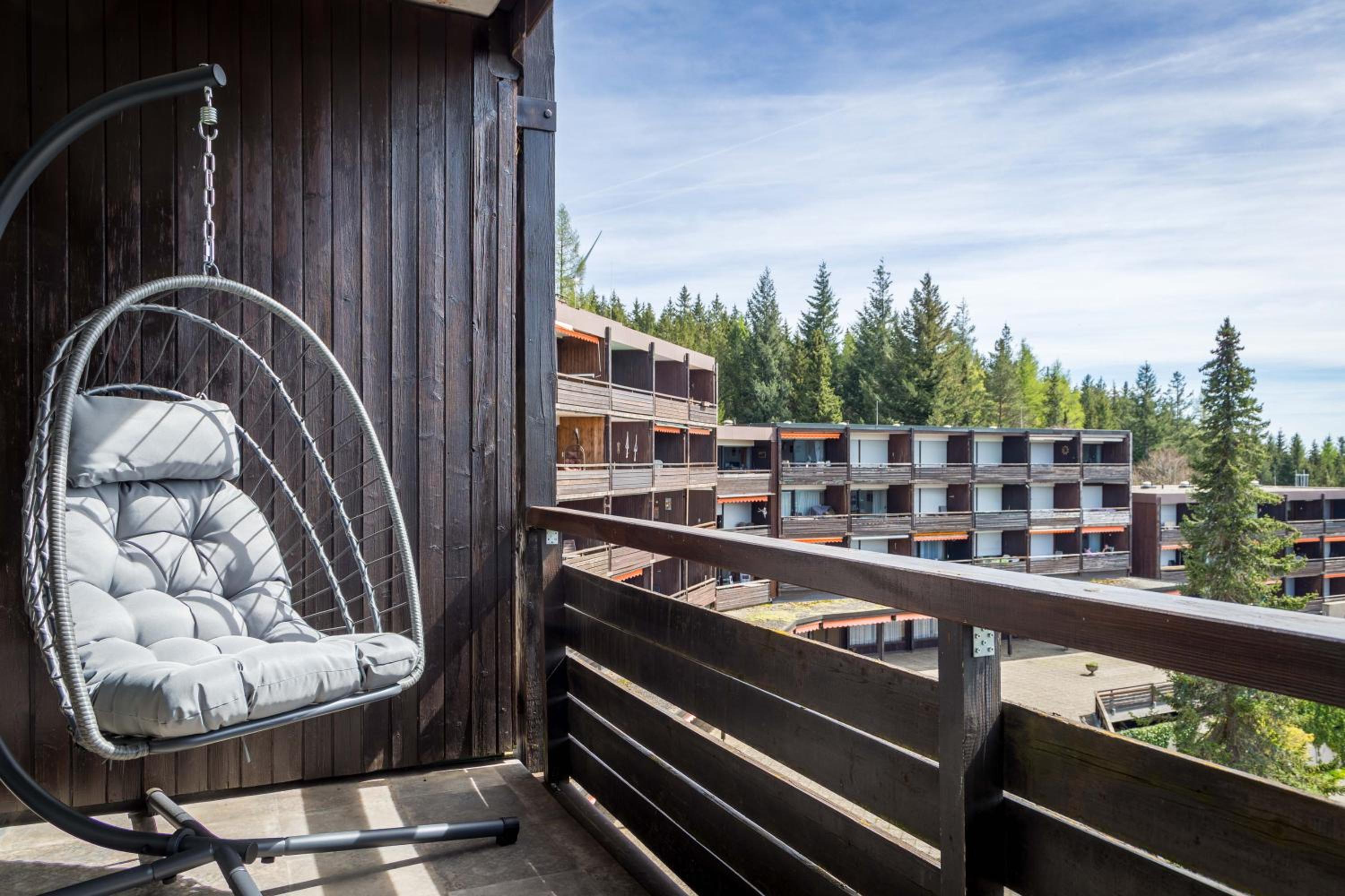 Apartment 128 with separate Bedroom and Massage Chair photo 2