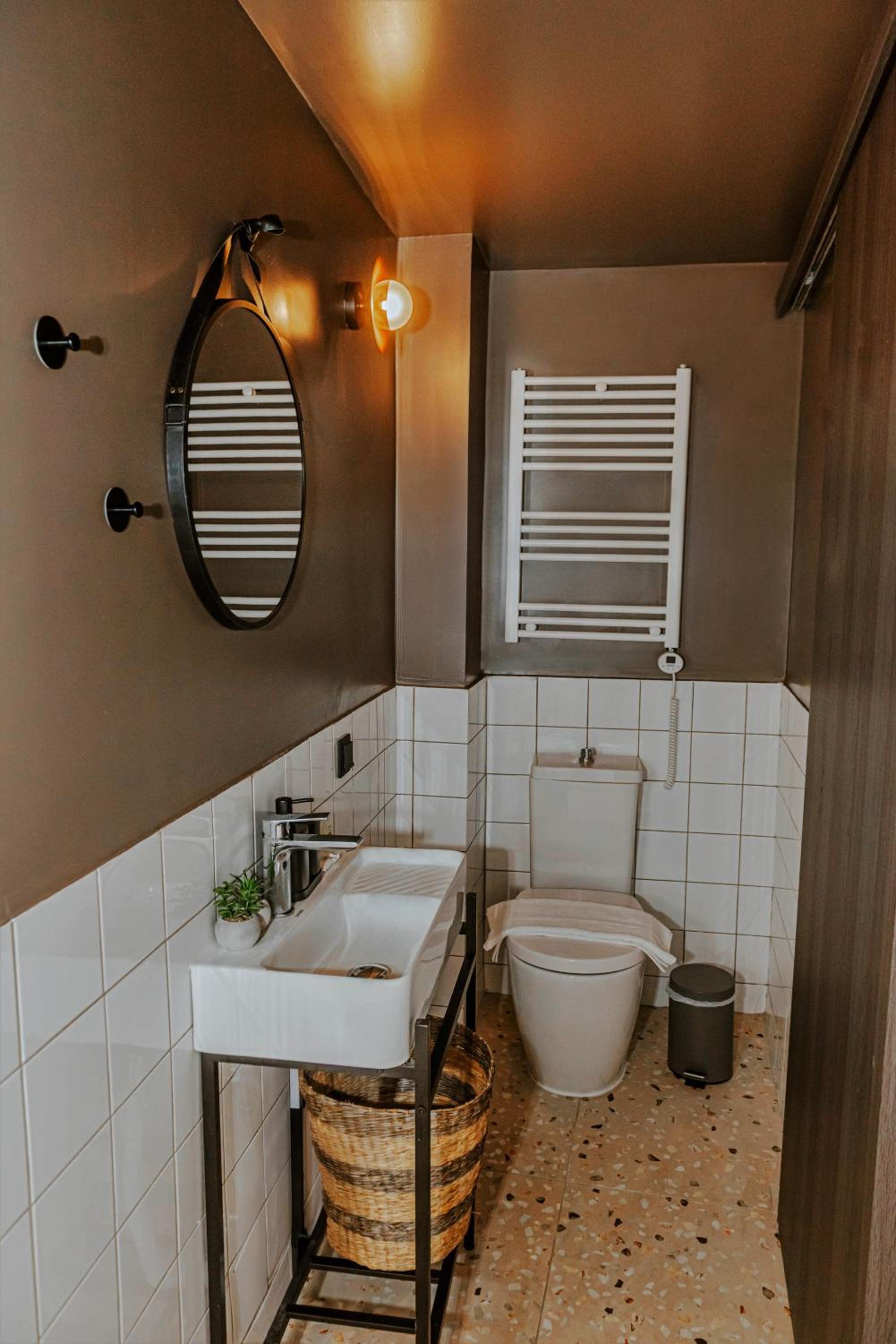 Single Room with Private Bathroom photo 2