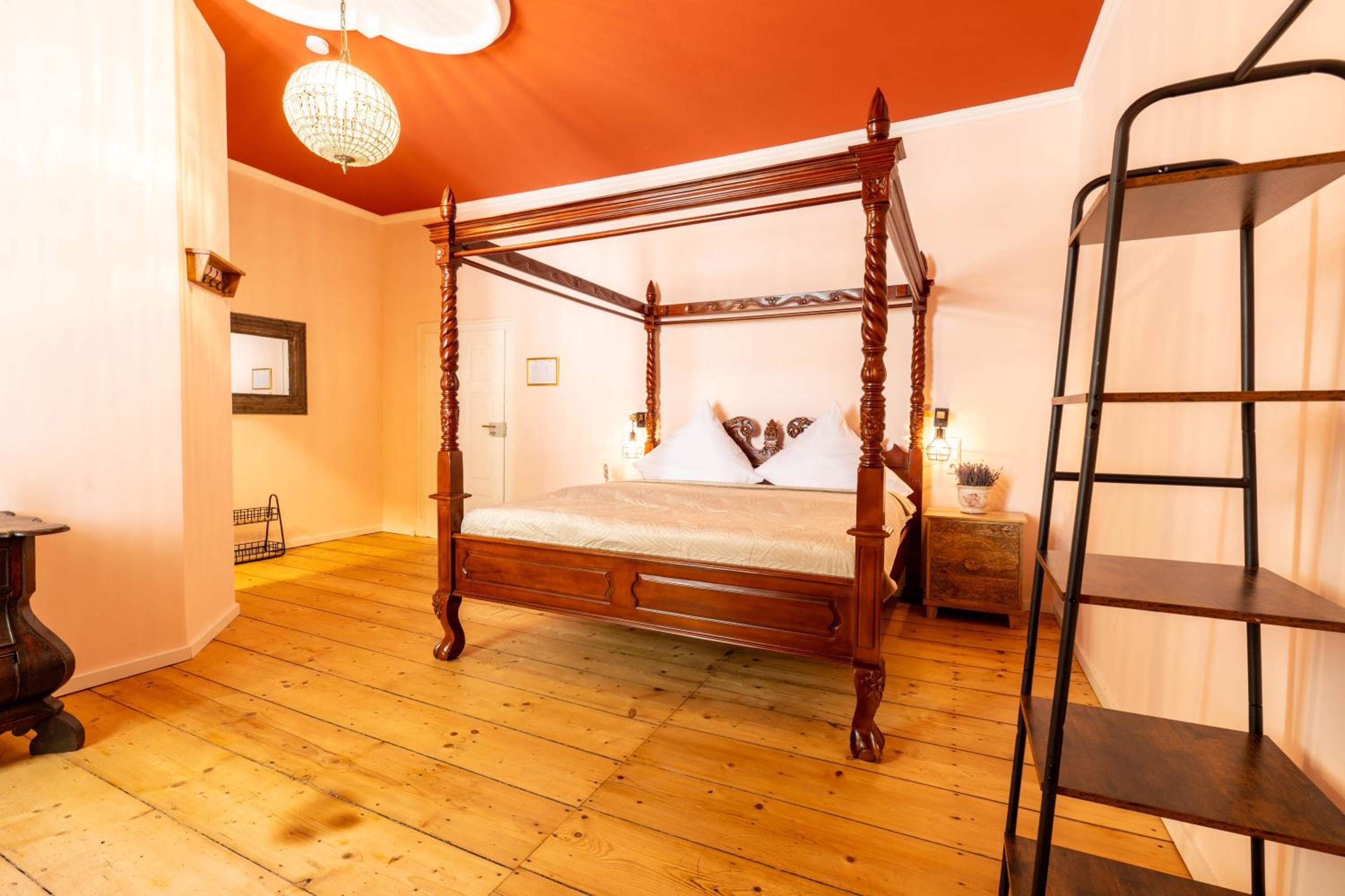 Double Room with Private Bathroom photo 2