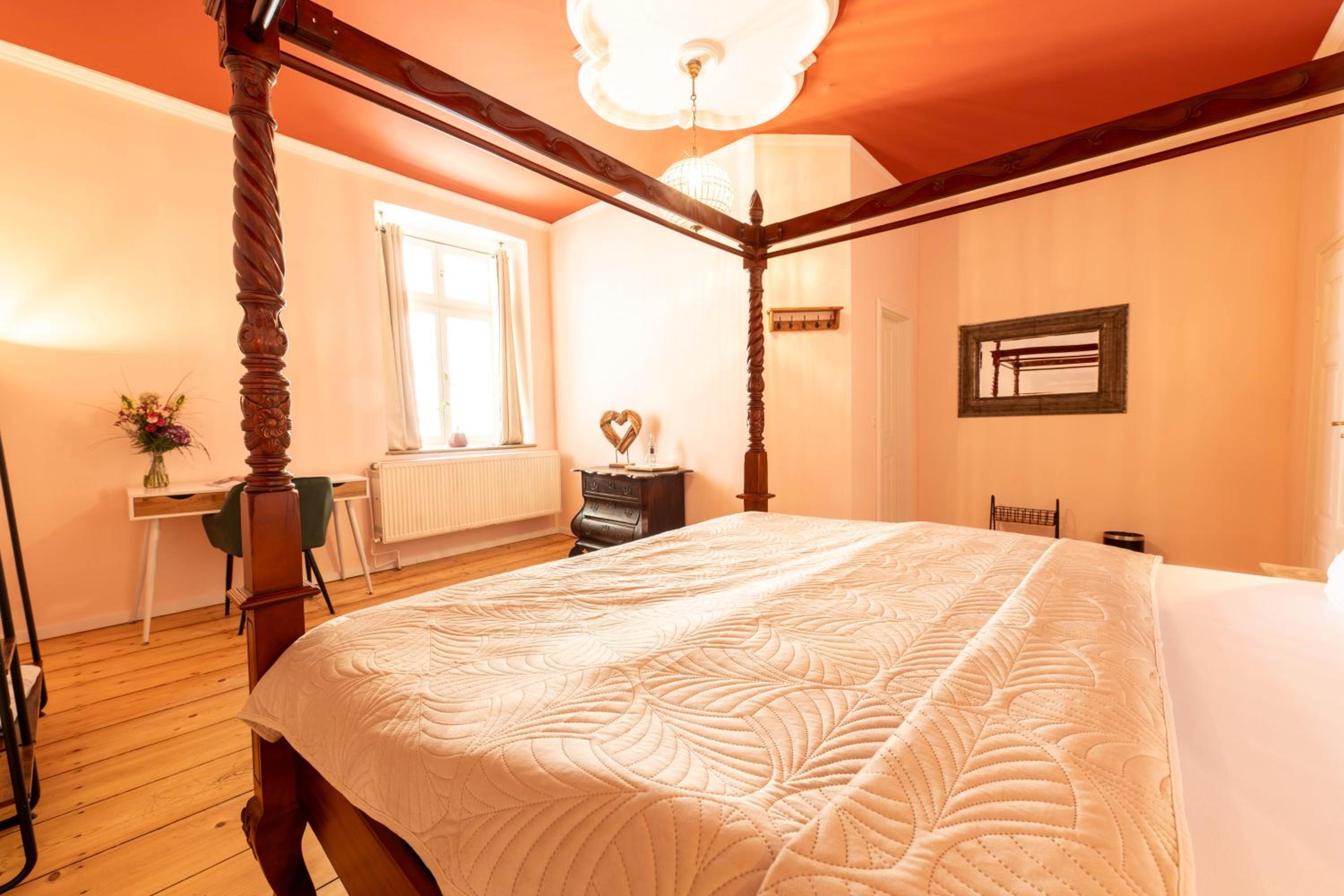 Double Room with Private Bathroom photo 3