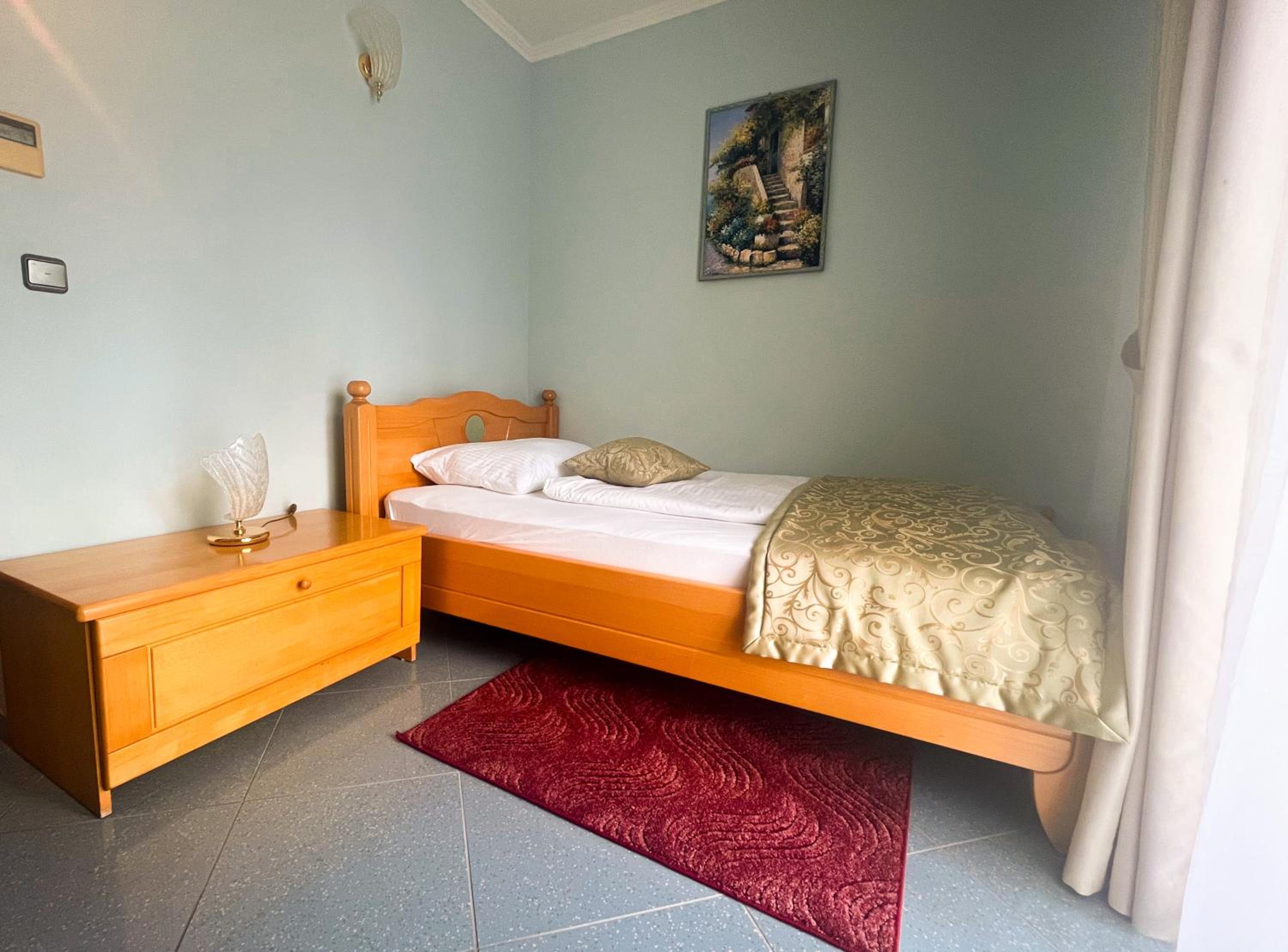 Single Room - Disability Access photo 2