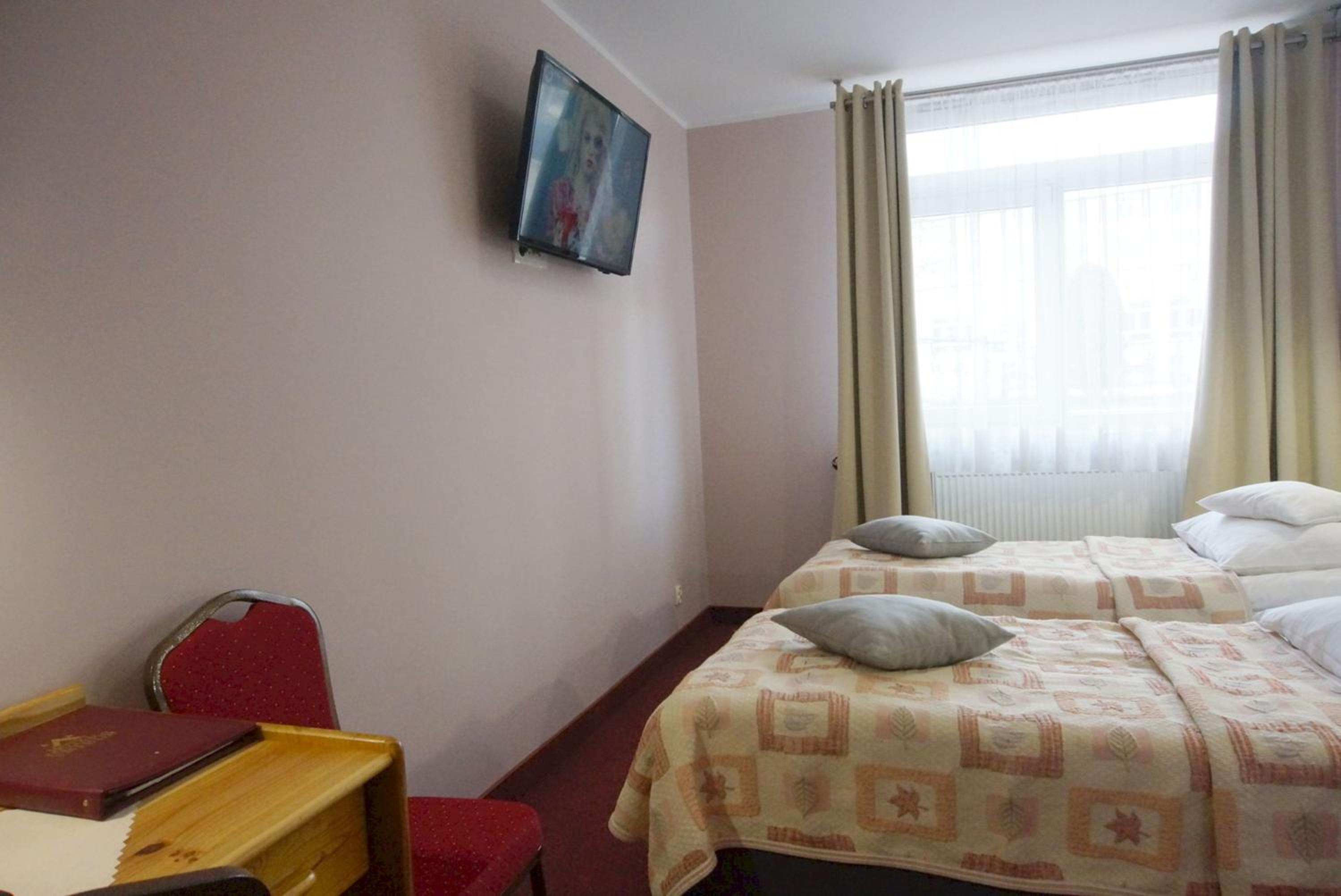 Economy Double Room photo 2