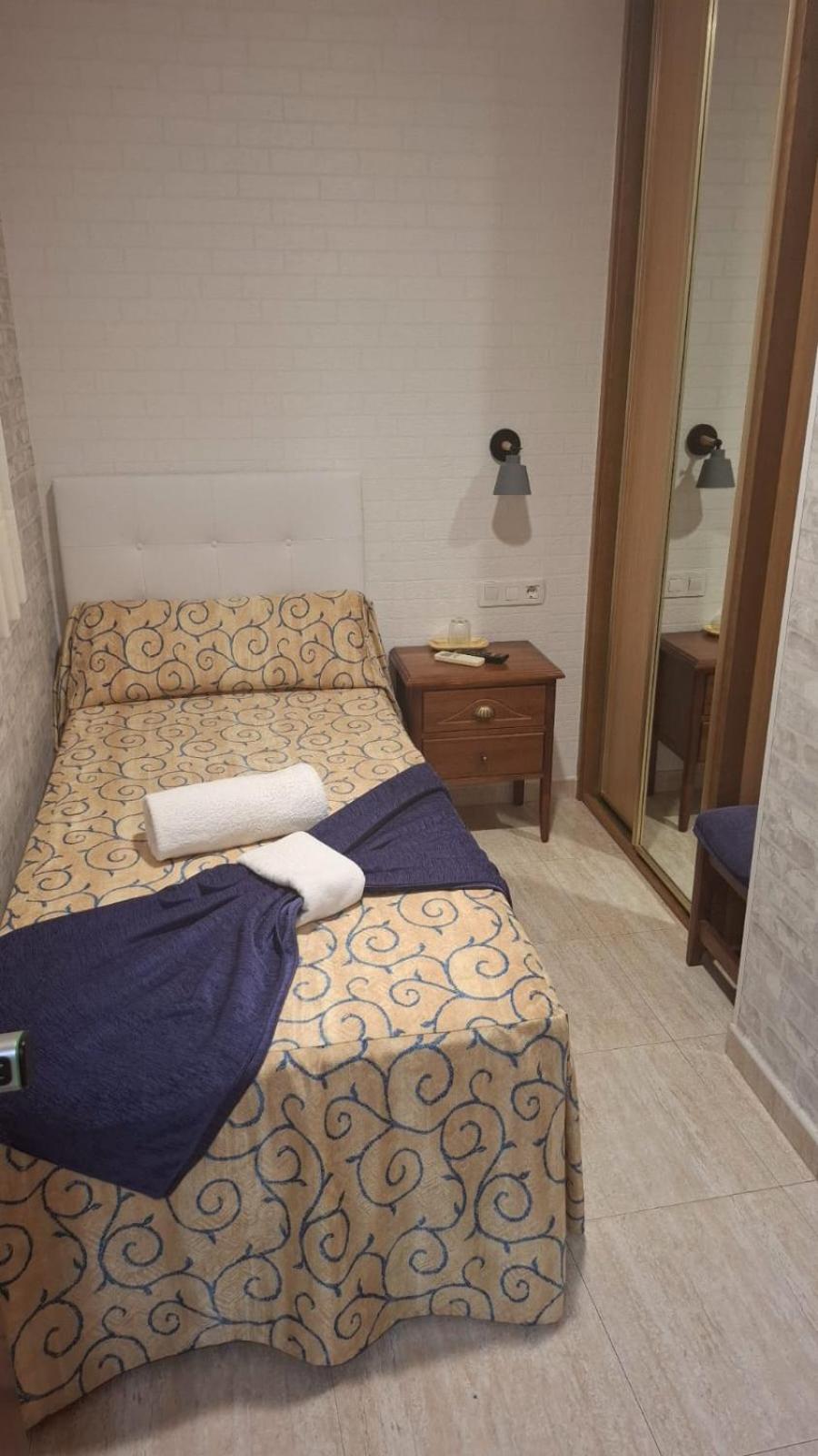 Small Single Room