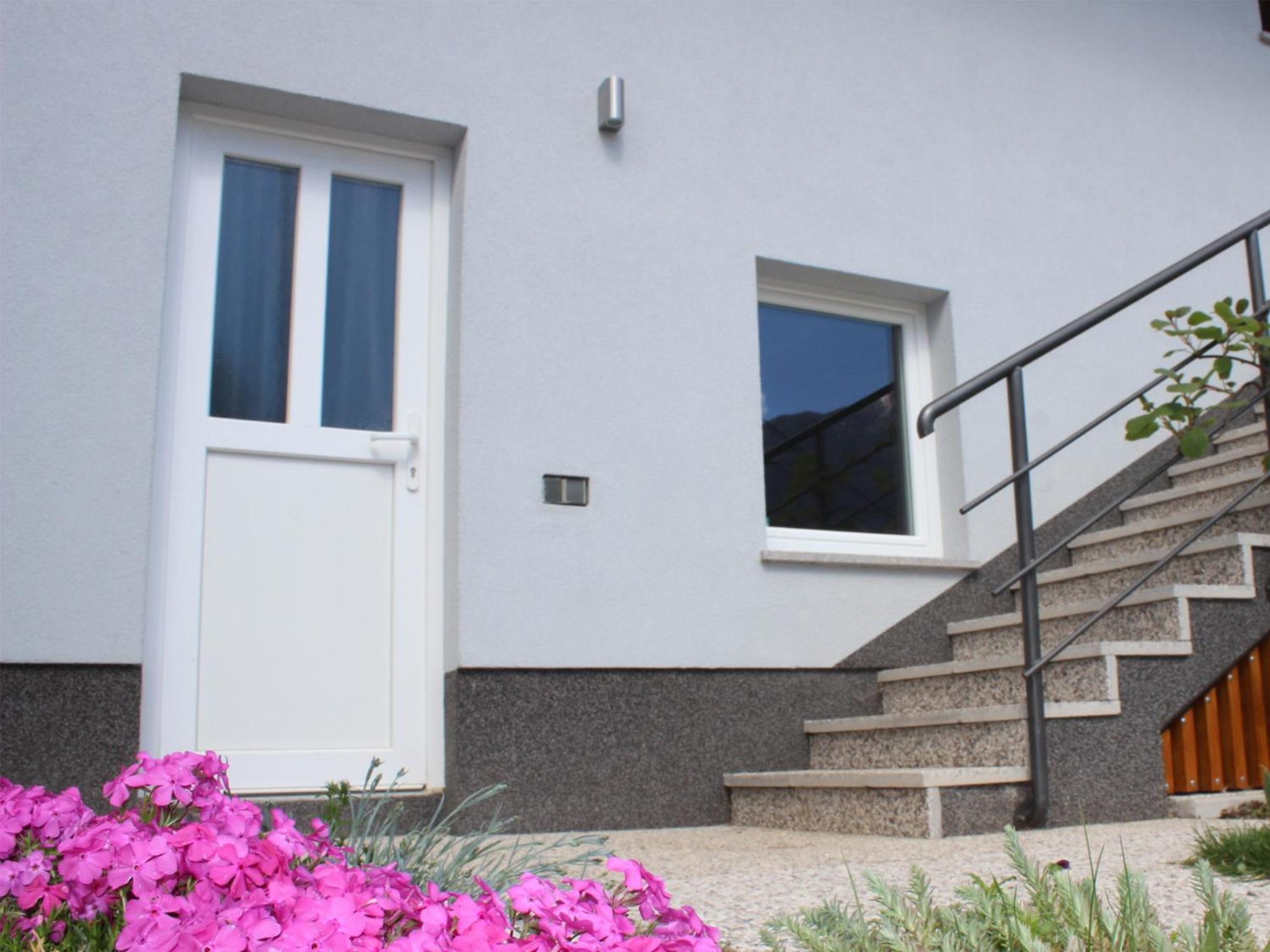 Apartment with Mountain View - Photo 25