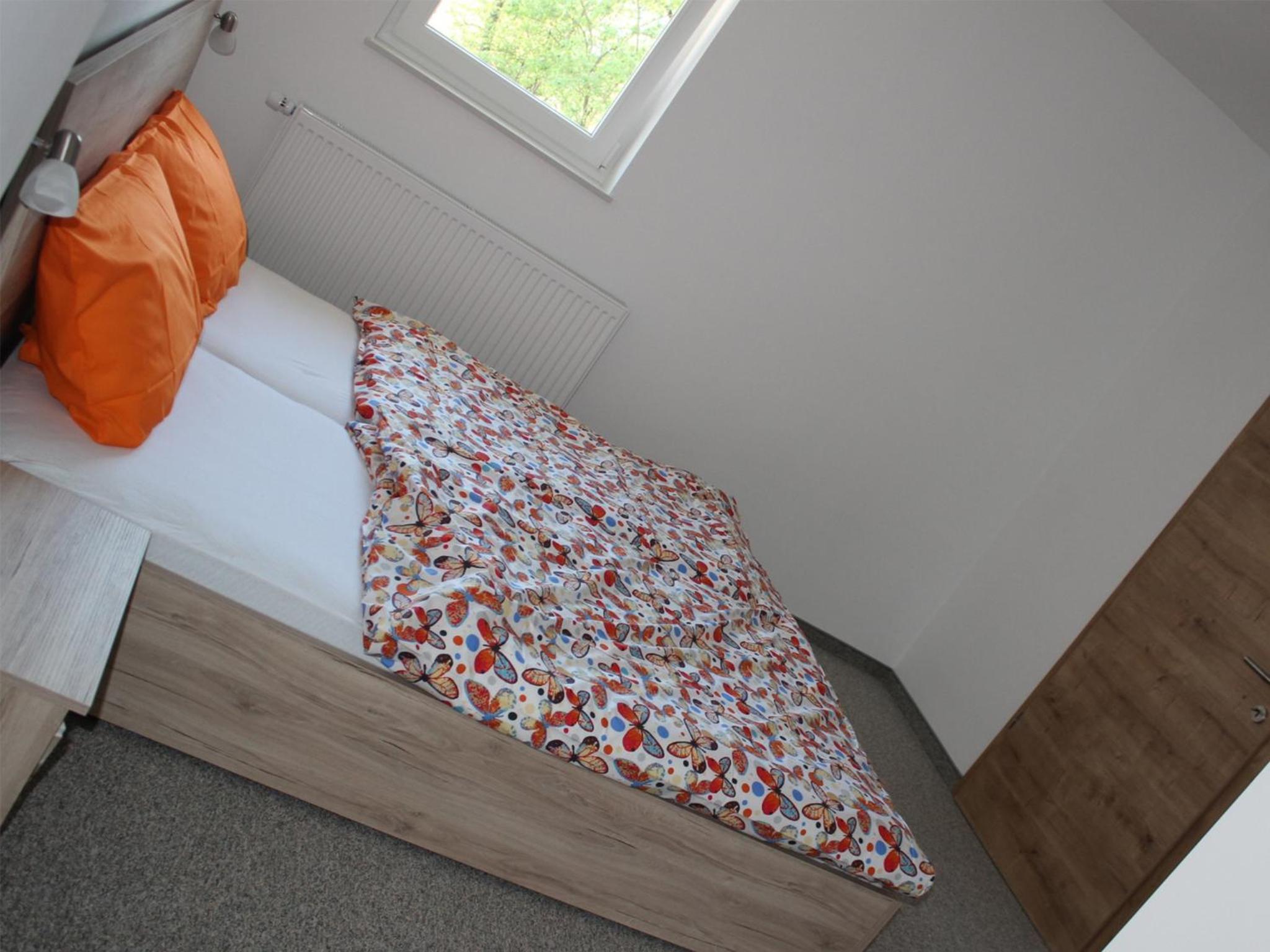 Apartment with Mountain View - Photo 10