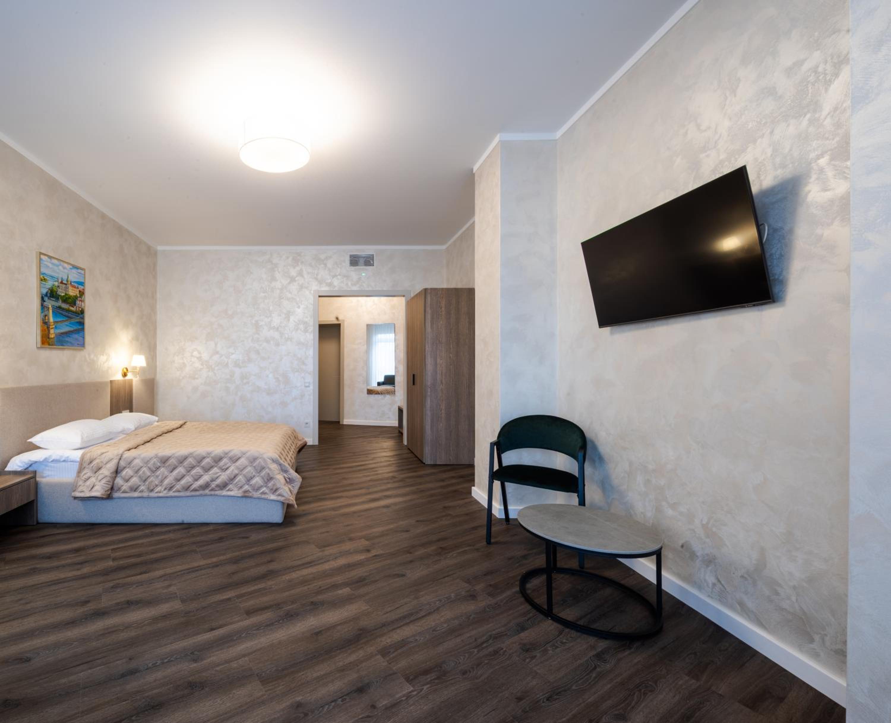 Deluxe Double Room with Balcony photo 1