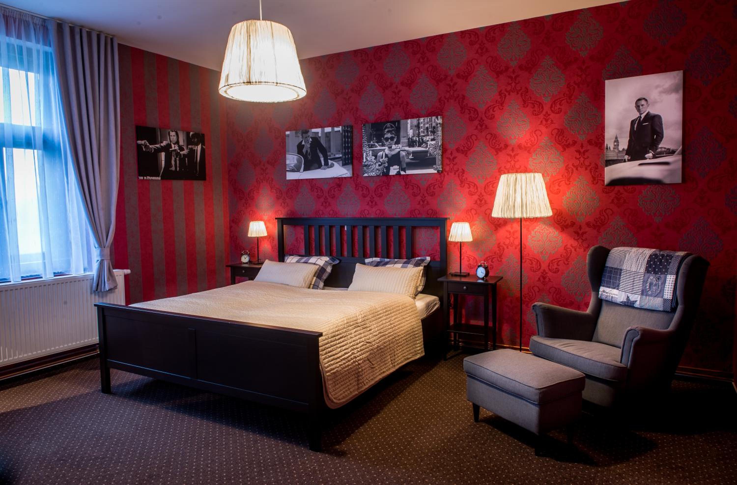 One-Bedroom Apartment - Photo 11