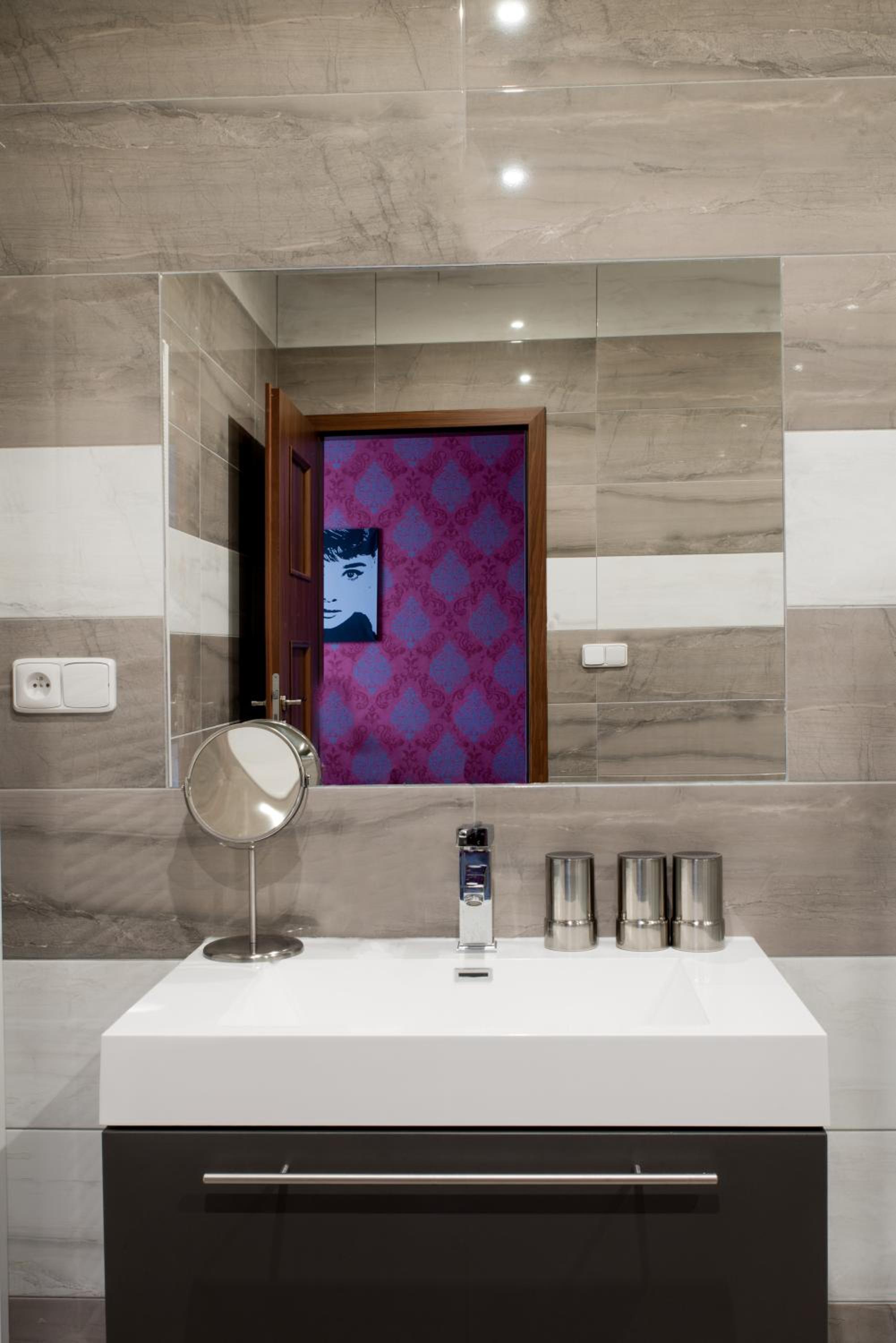 One-Bedroom Apartment - Photo 10