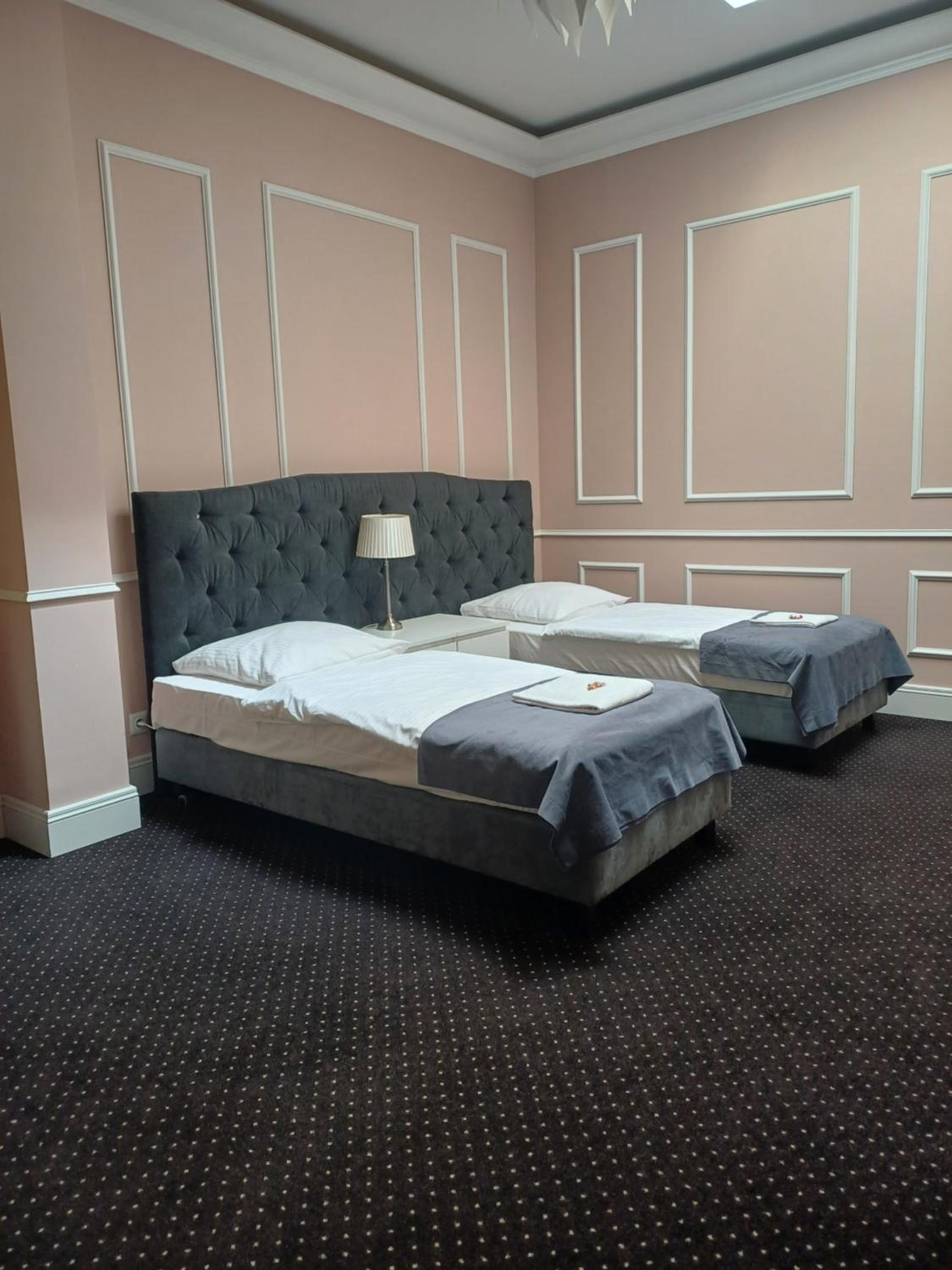 Standard Twin Room - Photo 2