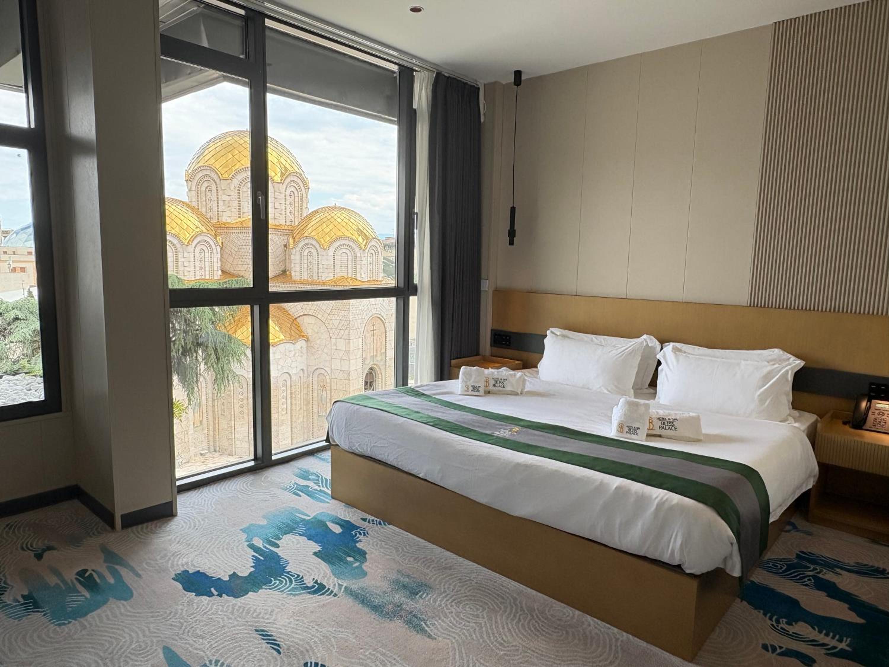 Premier Double Room with View - Mother Teresa