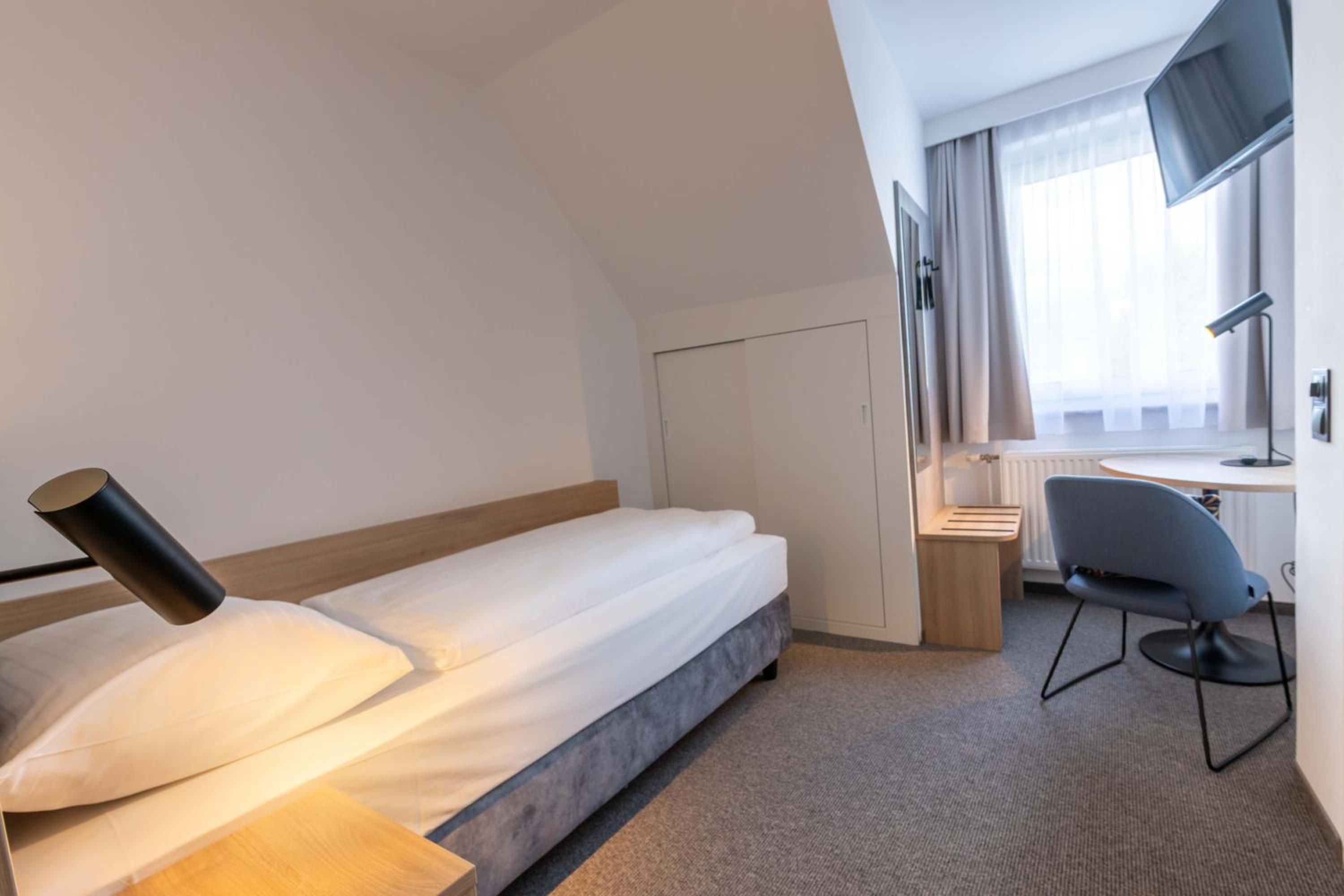 Single Room photo 3
