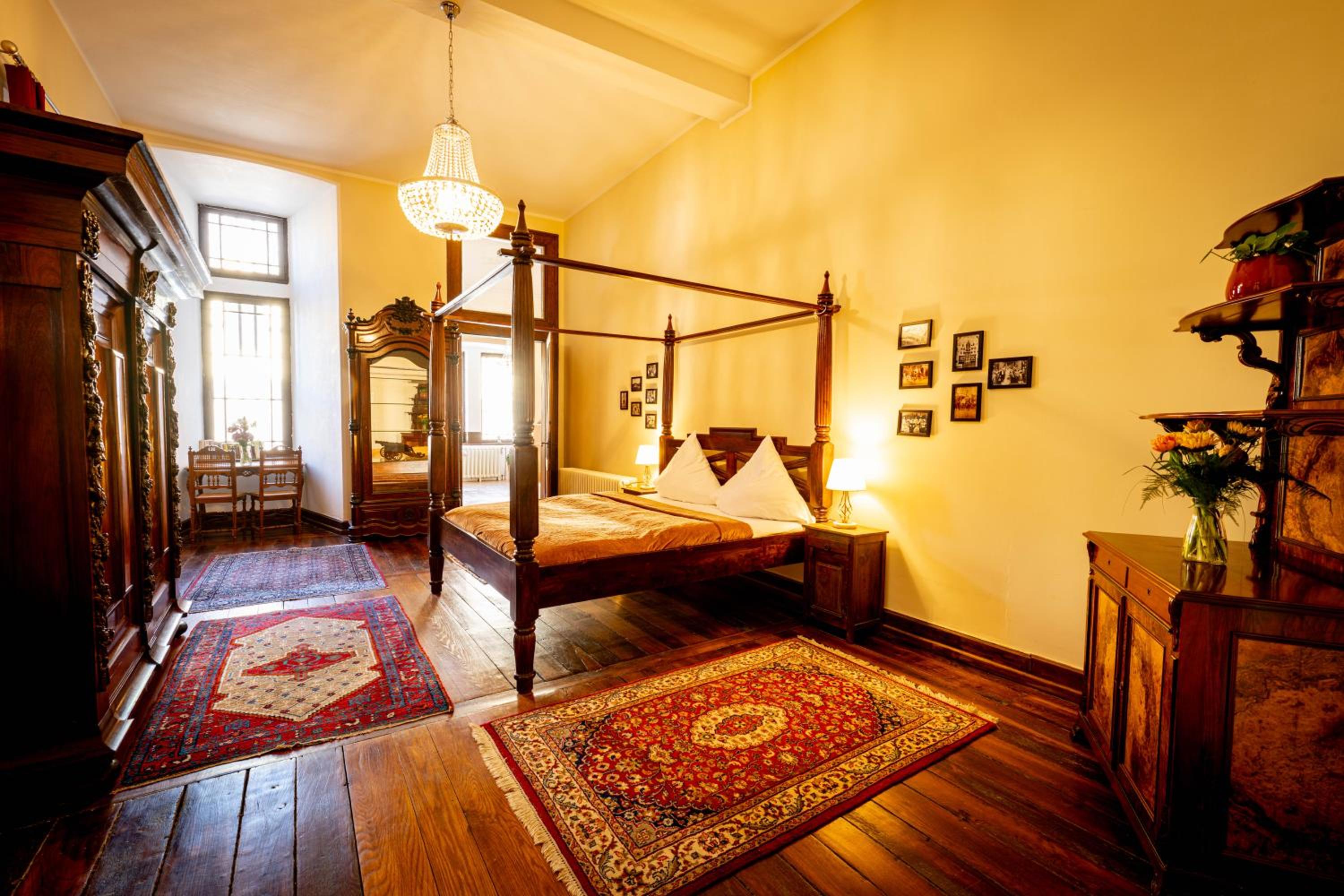 Deluxe Double Room with Bath photo 3