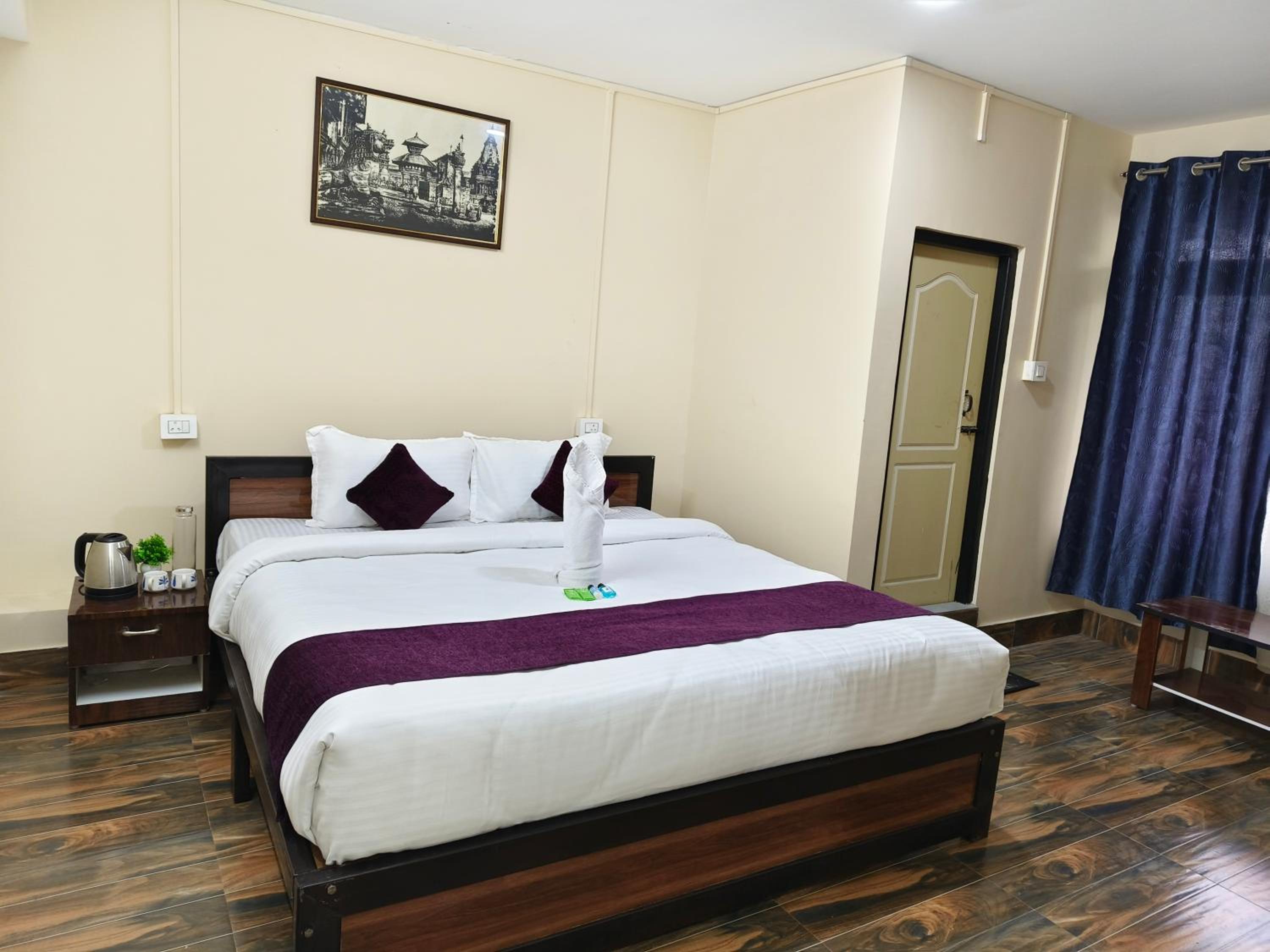 Deluxe King Room photo 2