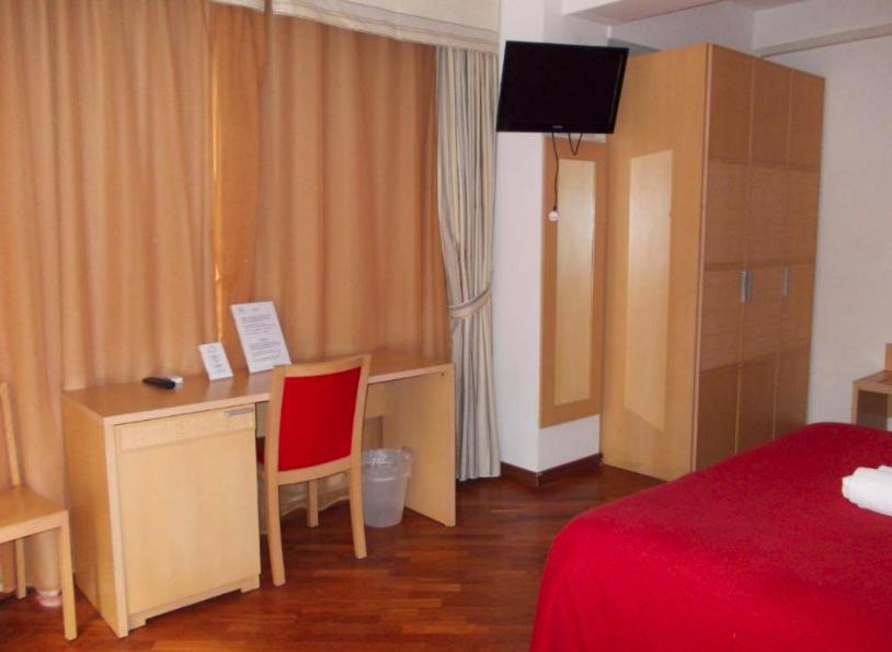 Quadruple Room - Photo 5