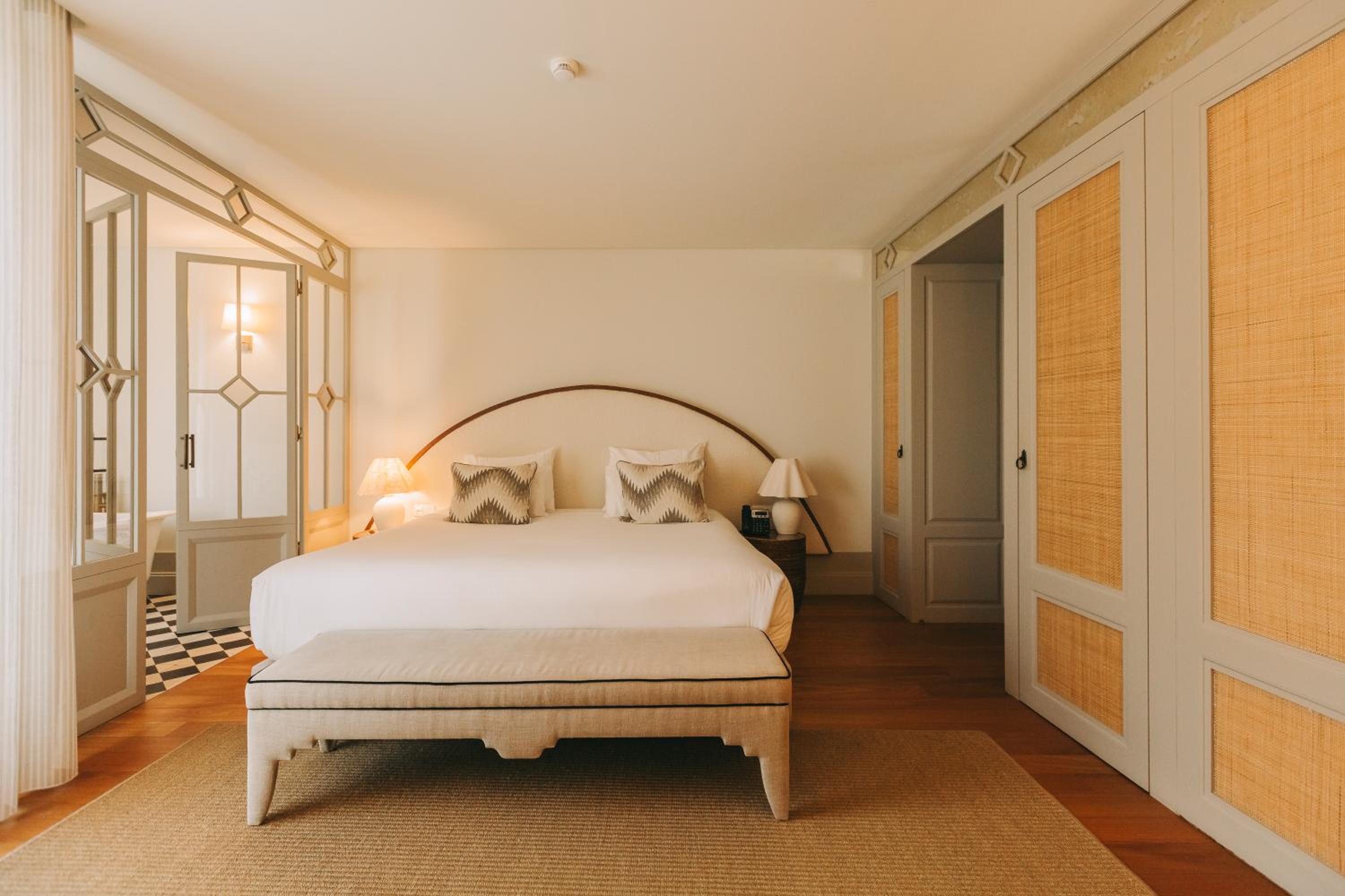 Deluxe with Bathtub, Terrace, and Hot Tub