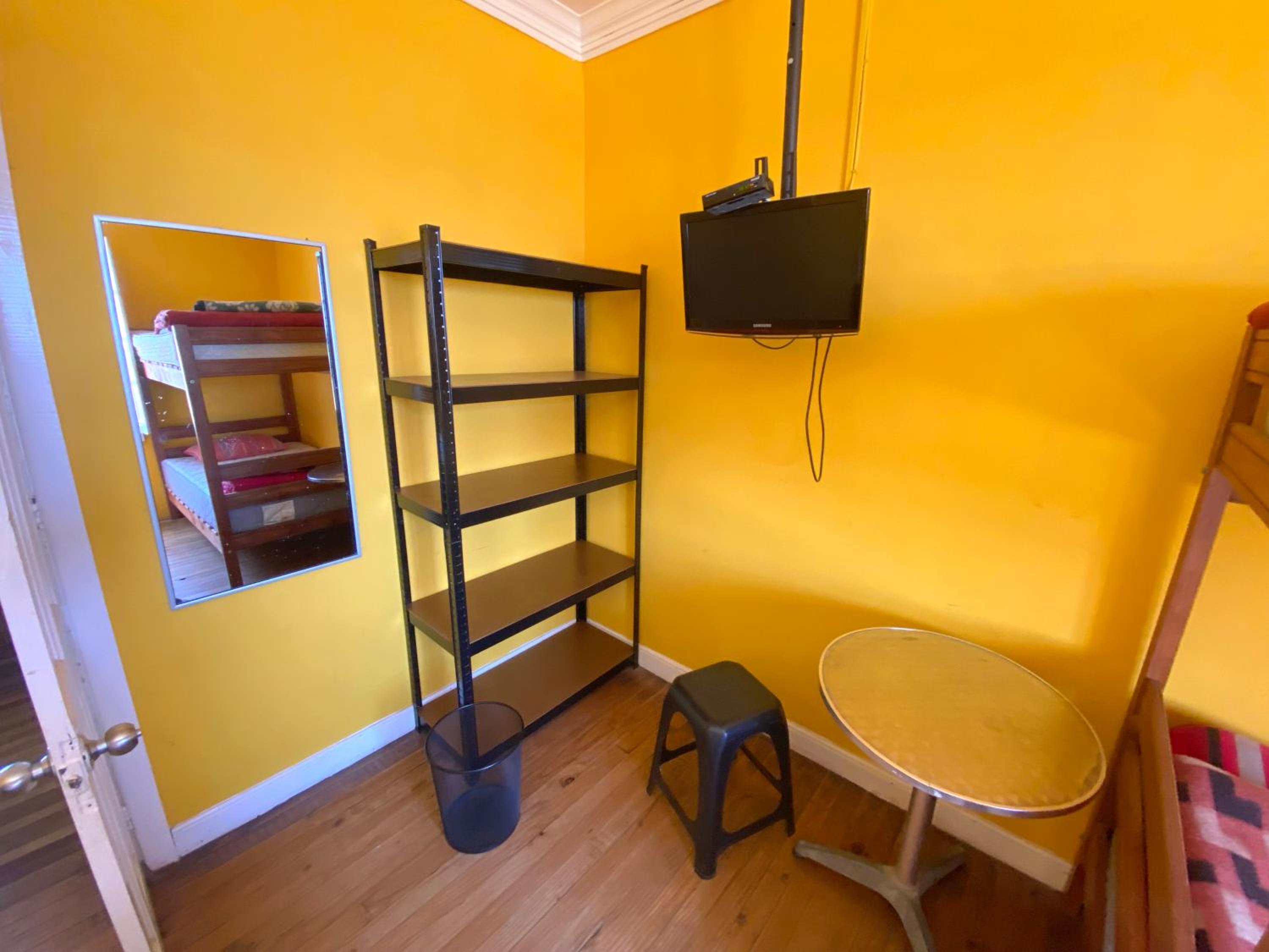 Queen Room photo 3