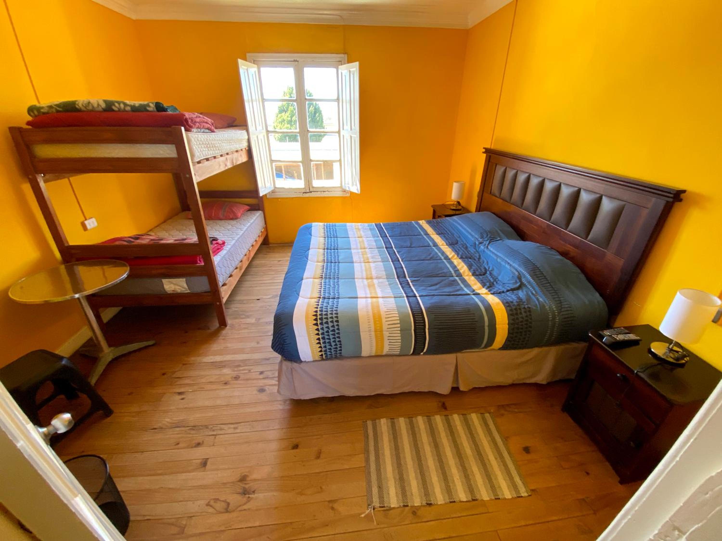 Queen Room photo 2