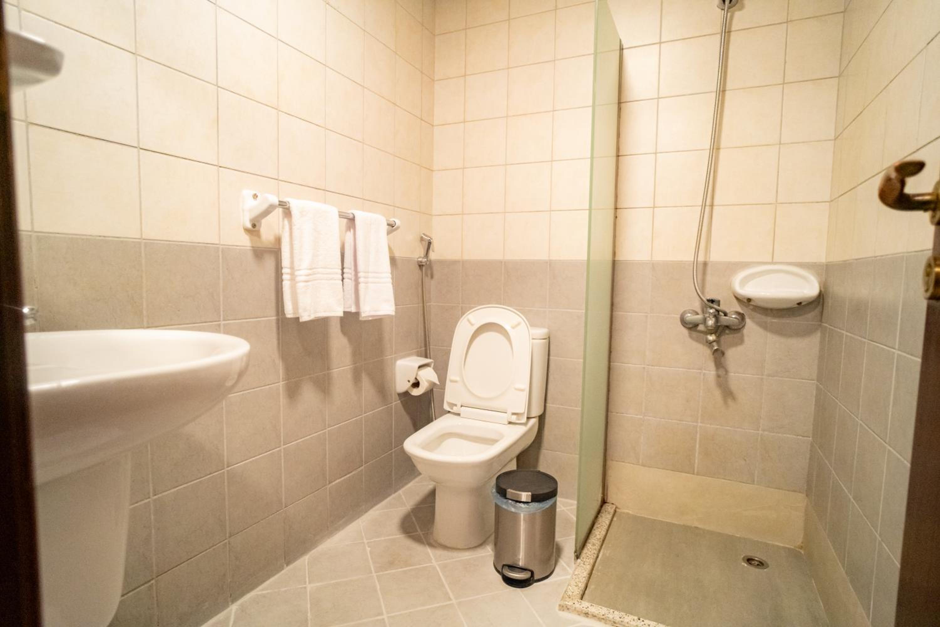 Standard Triple Room - Photo 5