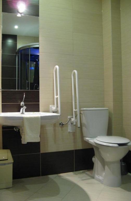 Suite (2 Adults) - Photo 4