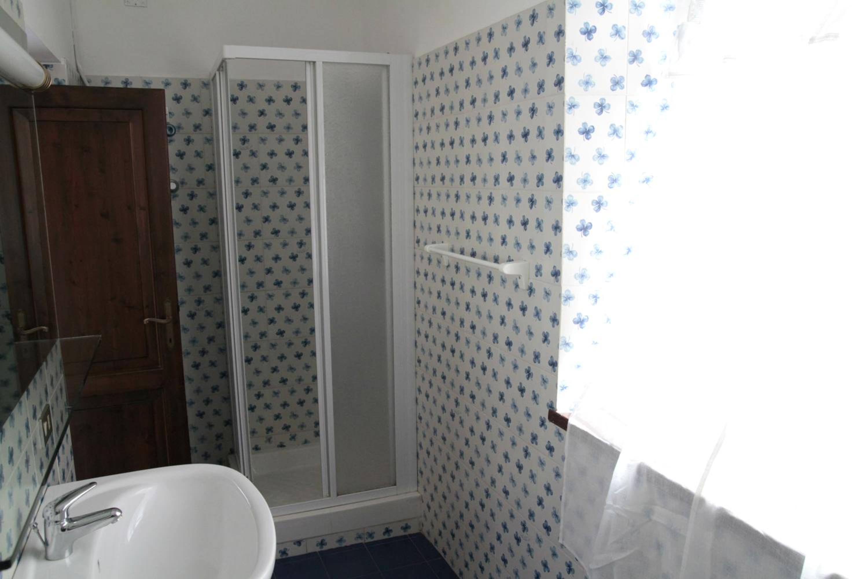 One-Bedroom Apartment - Photo 3