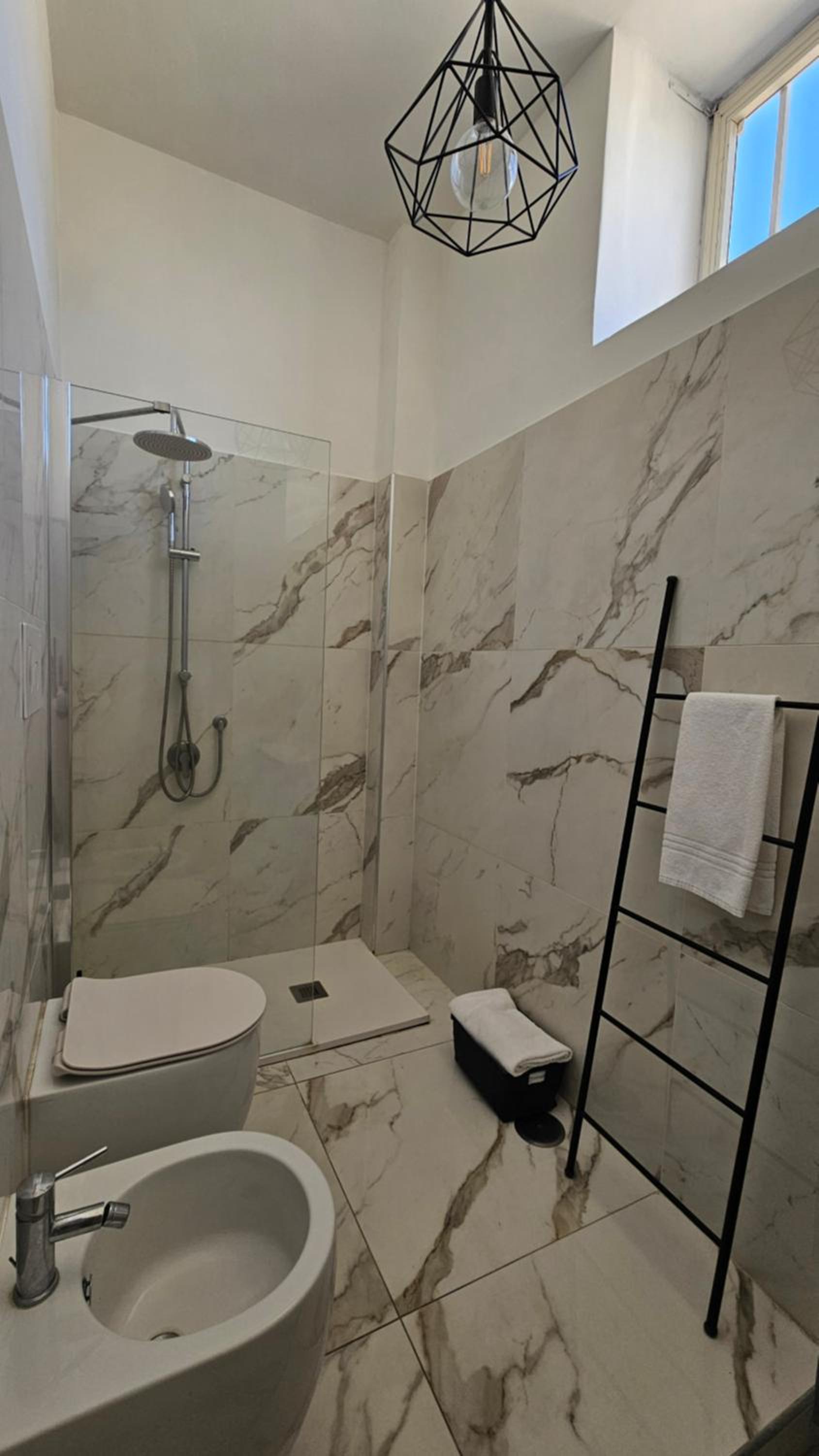 Deluxe One-Bedroom Apartment photo 1