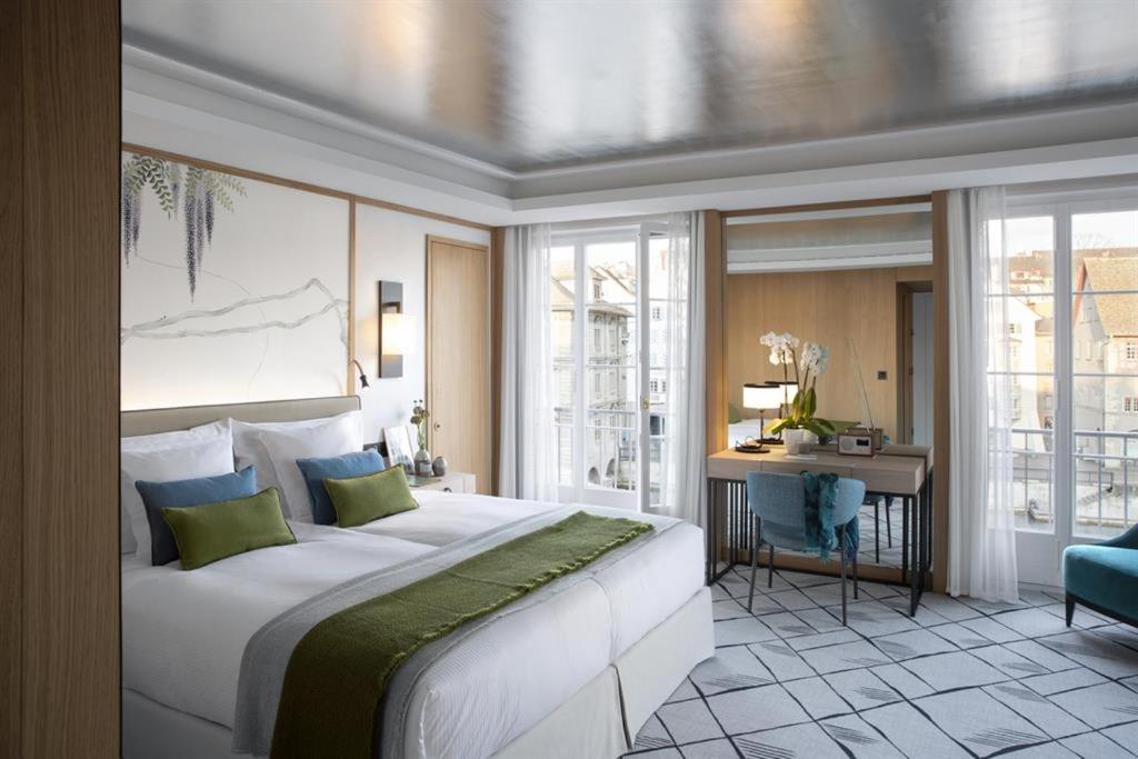 Deluxe Double Room with One Double Bed and 2 Adults Occupancy (Non Smoking) photo 1