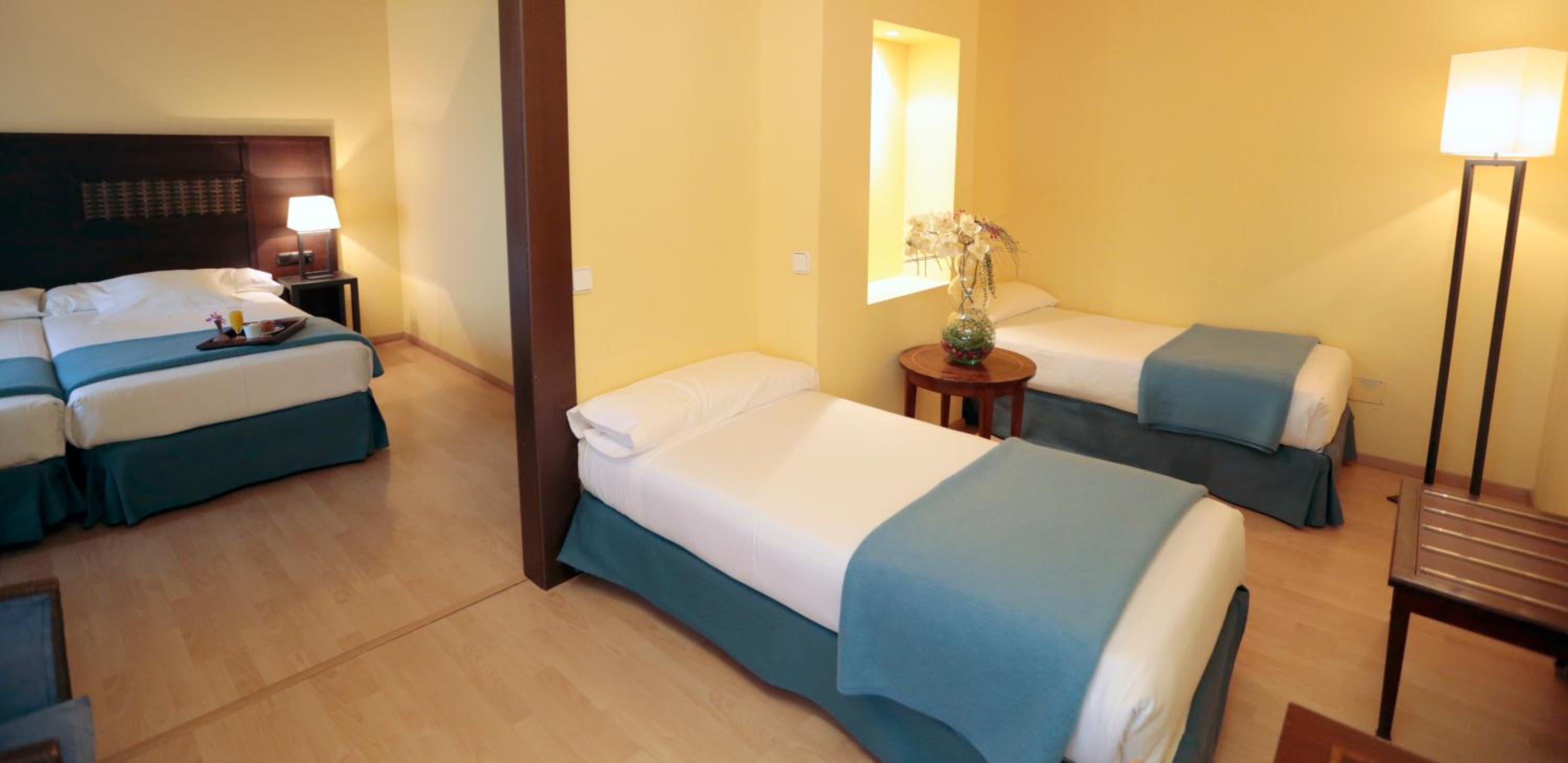 Standard Quadruple Room - Photo 4