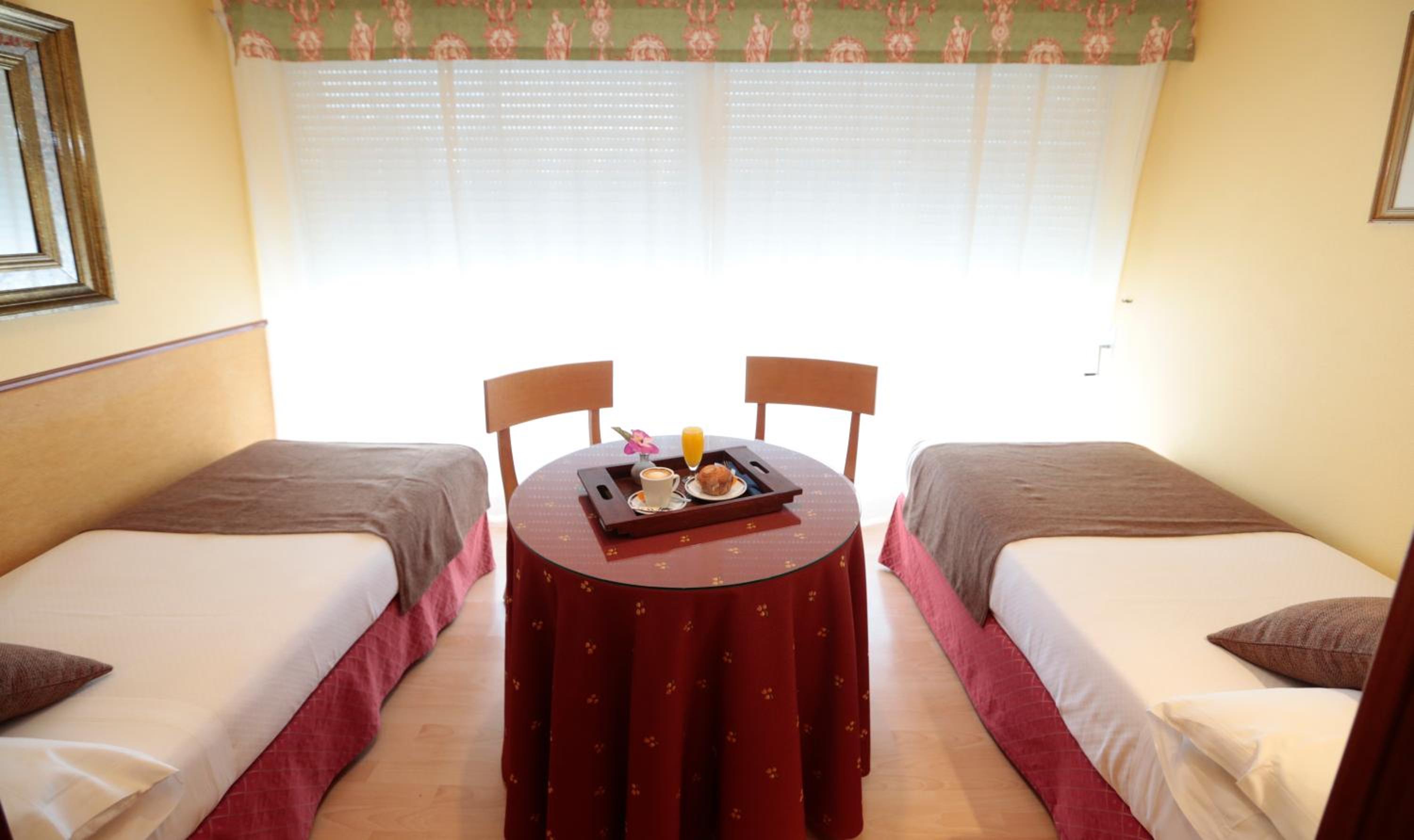 Standard Triple Room - Photo 2