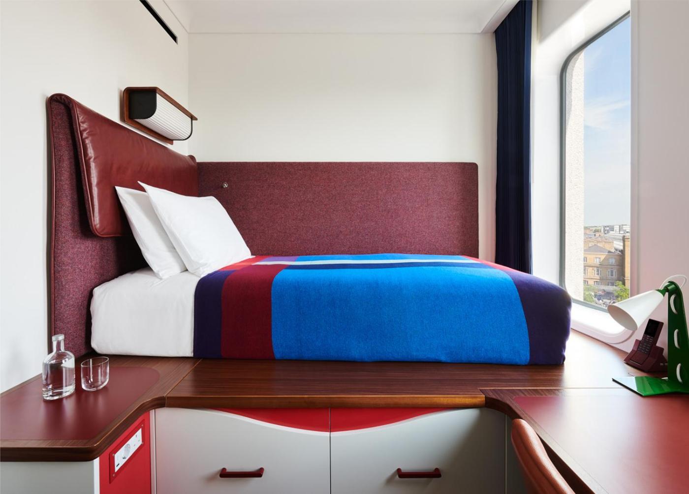 Standard Twin with One Twin Bed photo 2
