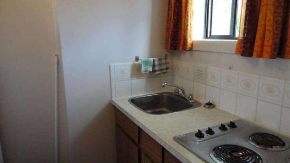 Room, 2 Queen Beds, Kitchen photo 3