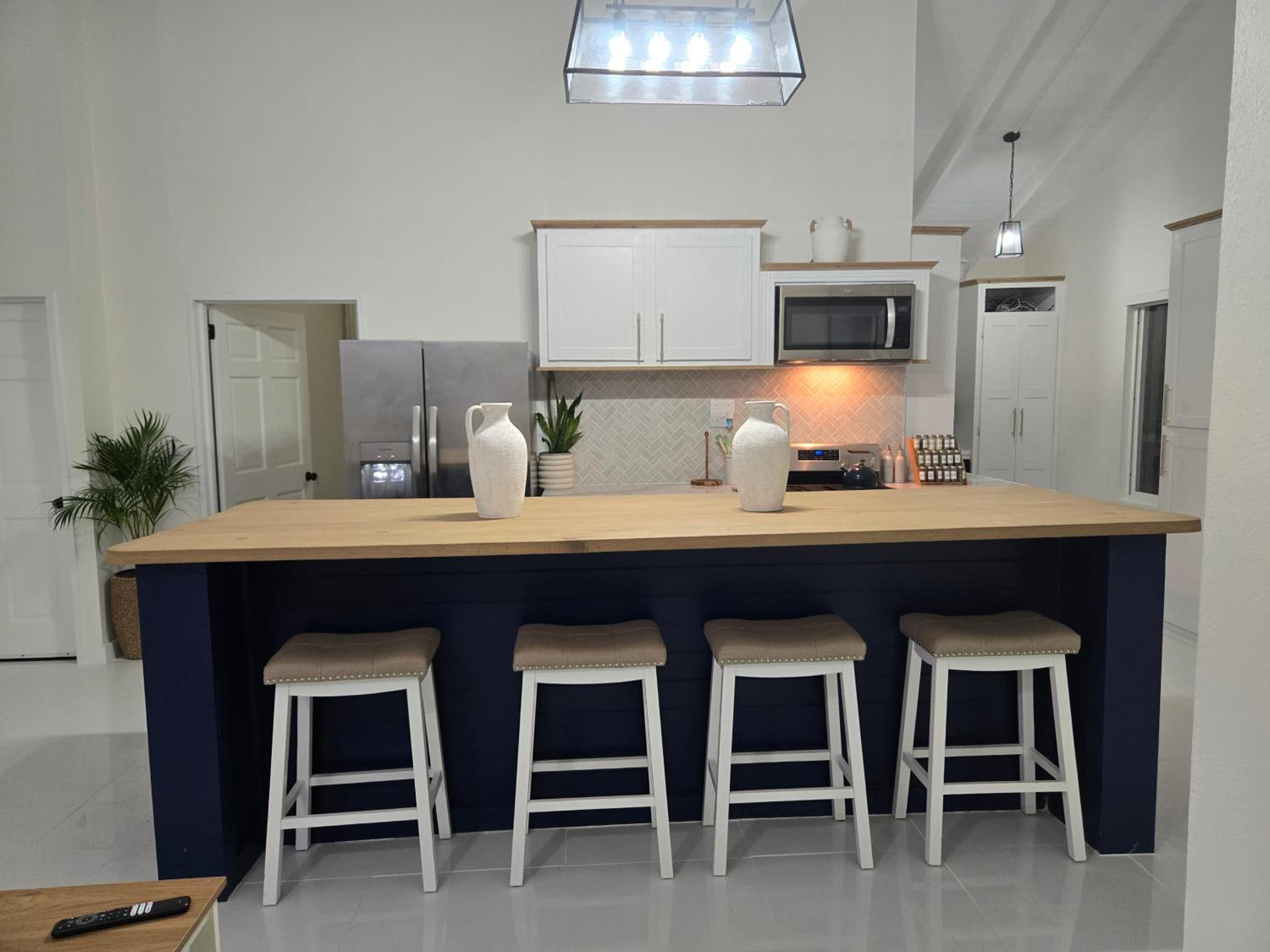 Three-Bedroom Apartment photo 2