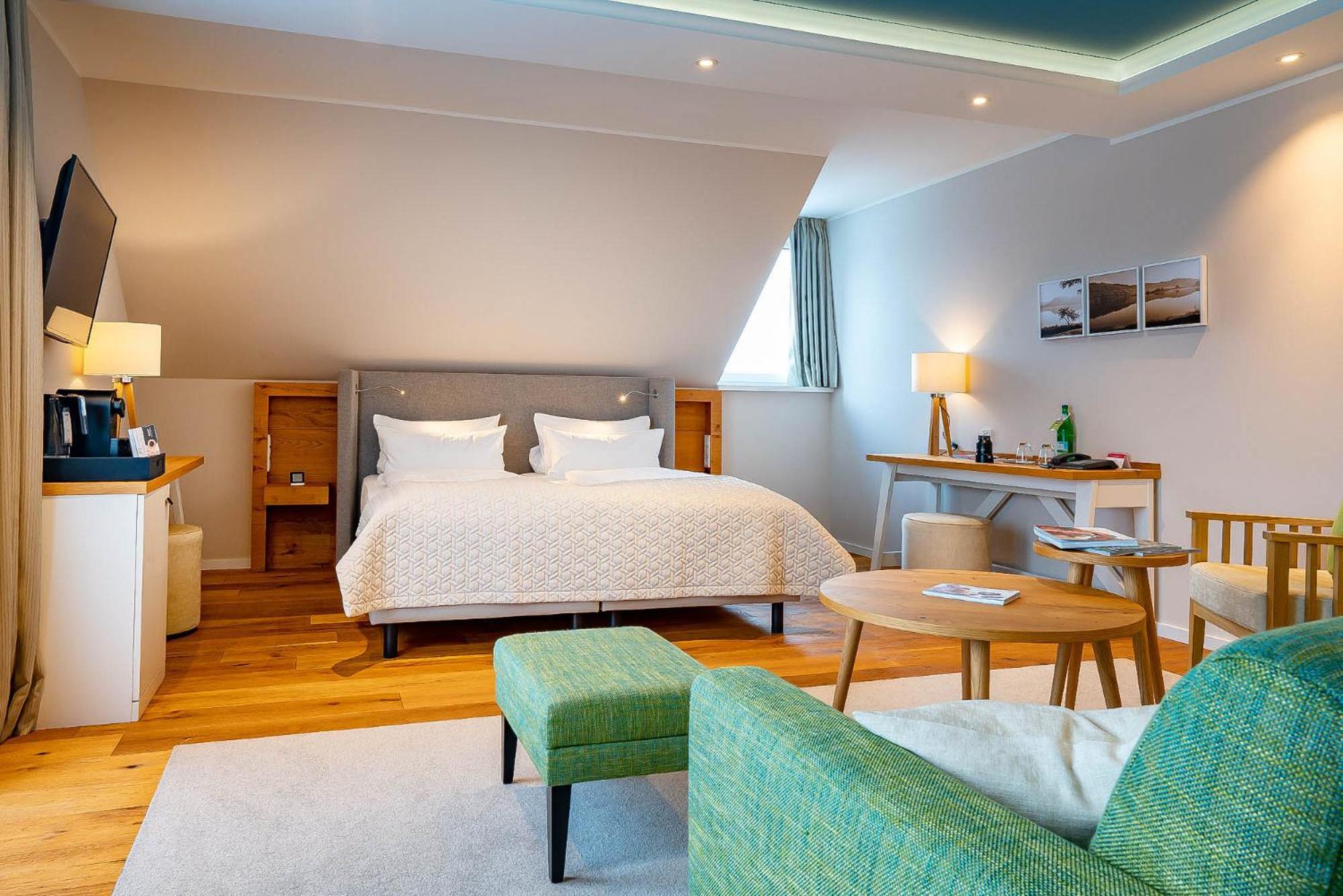 Deluxe Double Room with Balcony photo 3