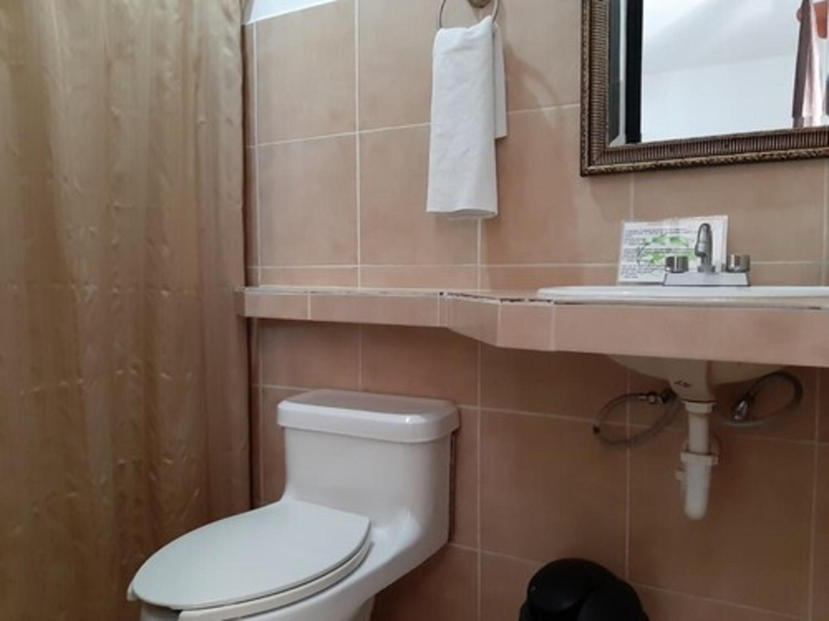 Double Room - Photo 15