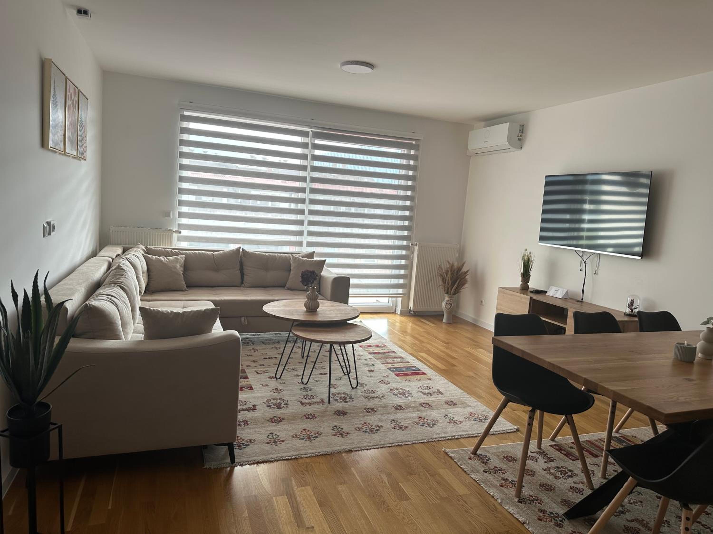 Three-Bedroom Deluxe Apartment