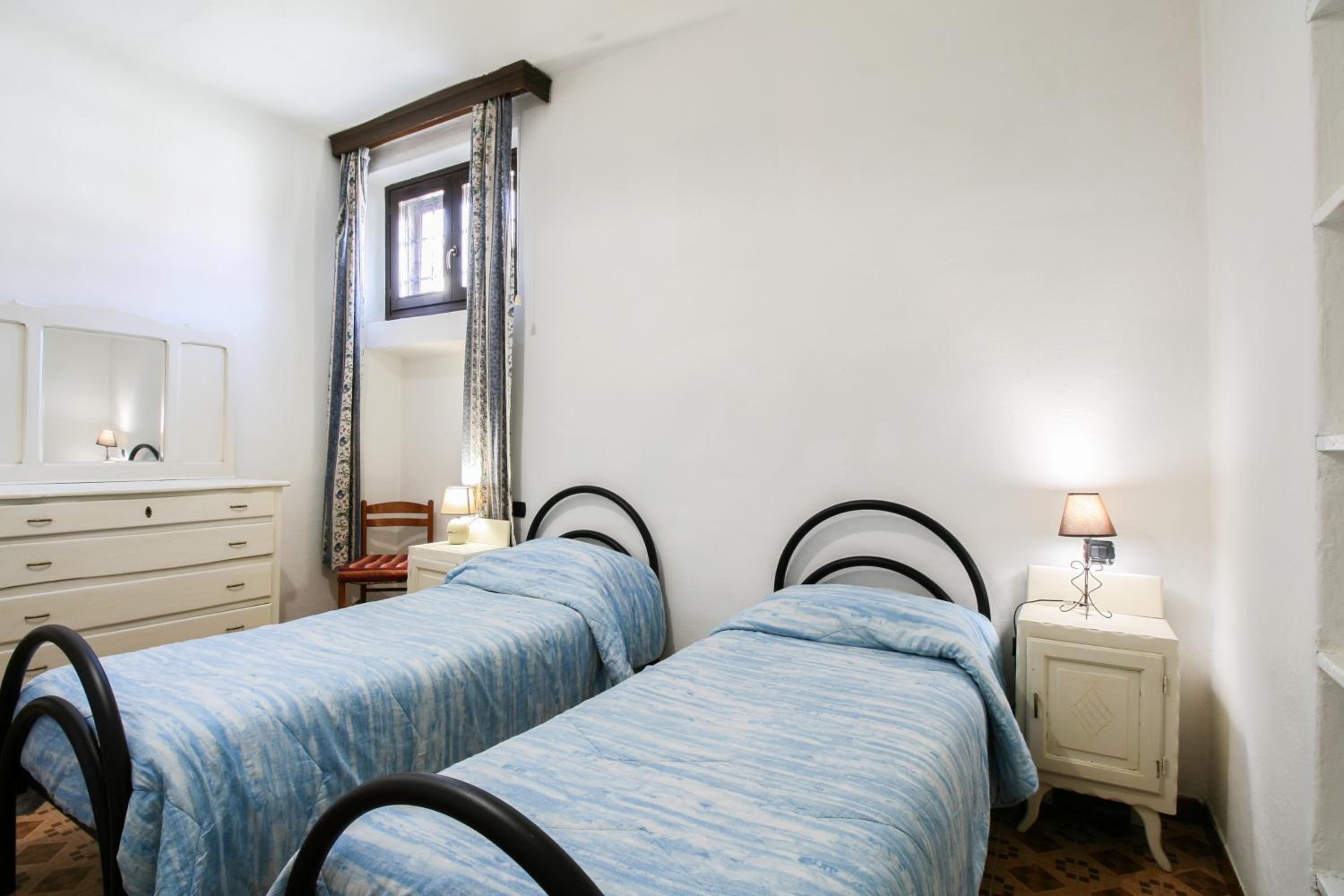 Three-Bedroom Apartment with Balcony