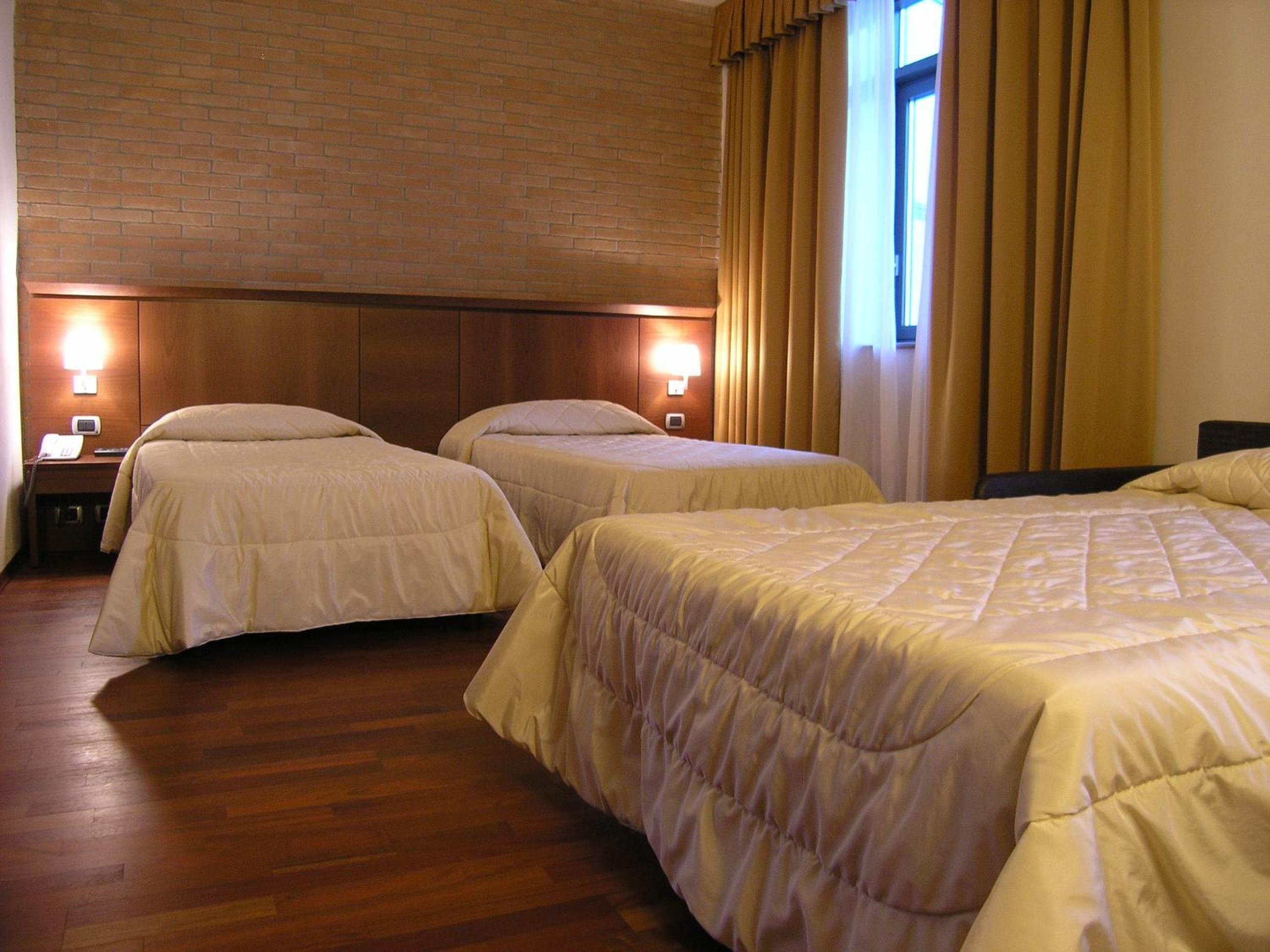 Triple Room - Photo 1