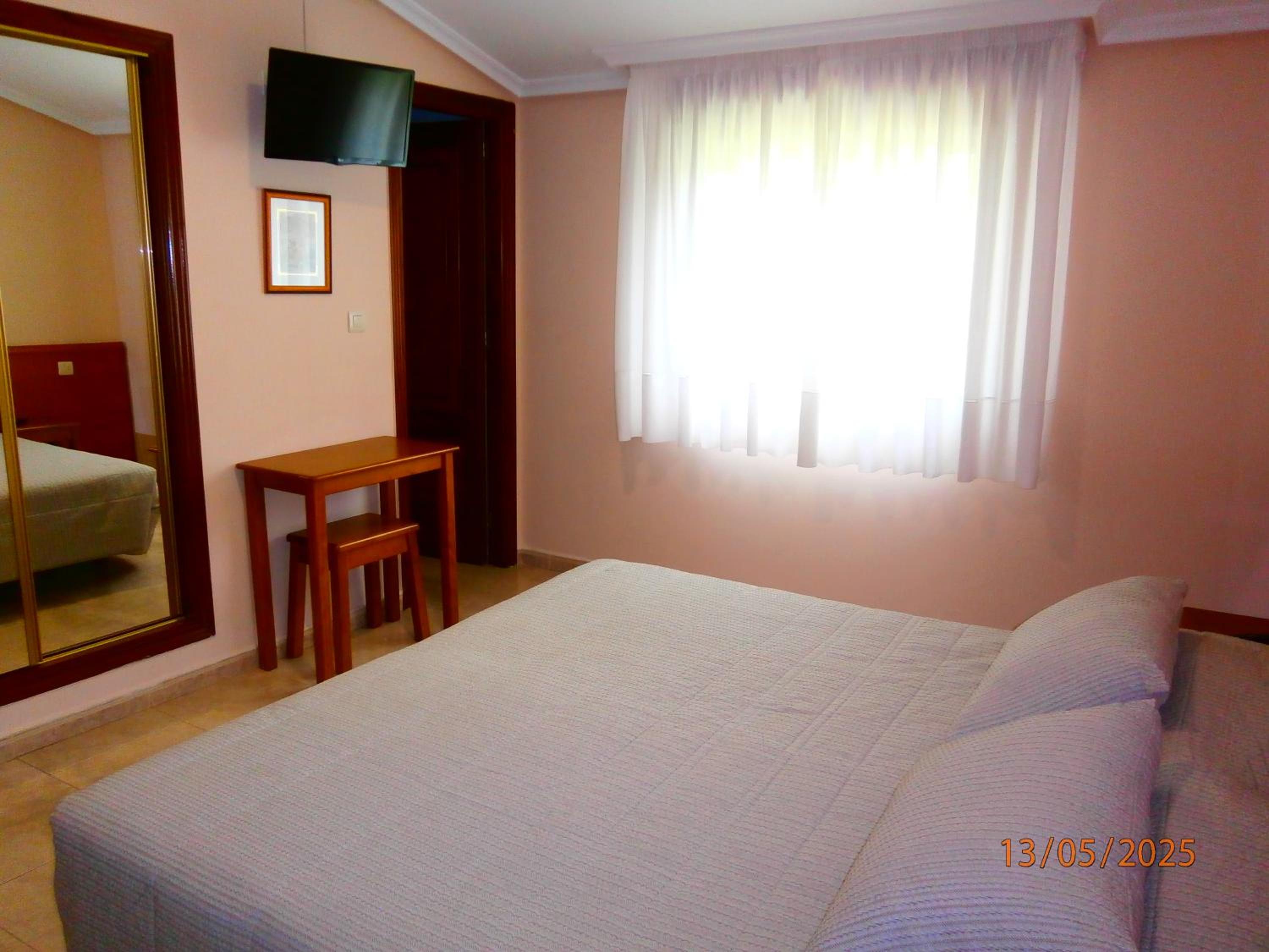 Double or Twin Room - Photo 10