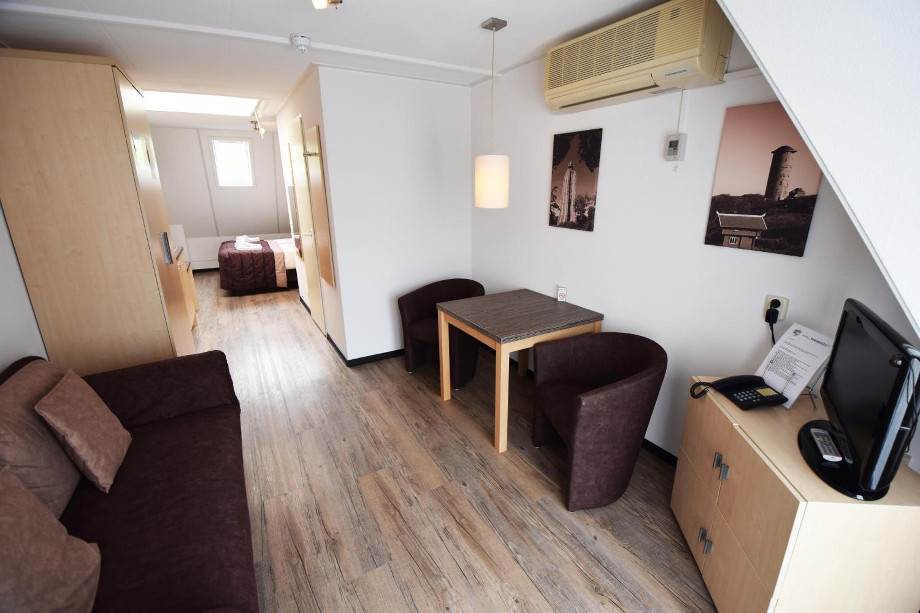 Deluxe Double Room with Balcony photo 3