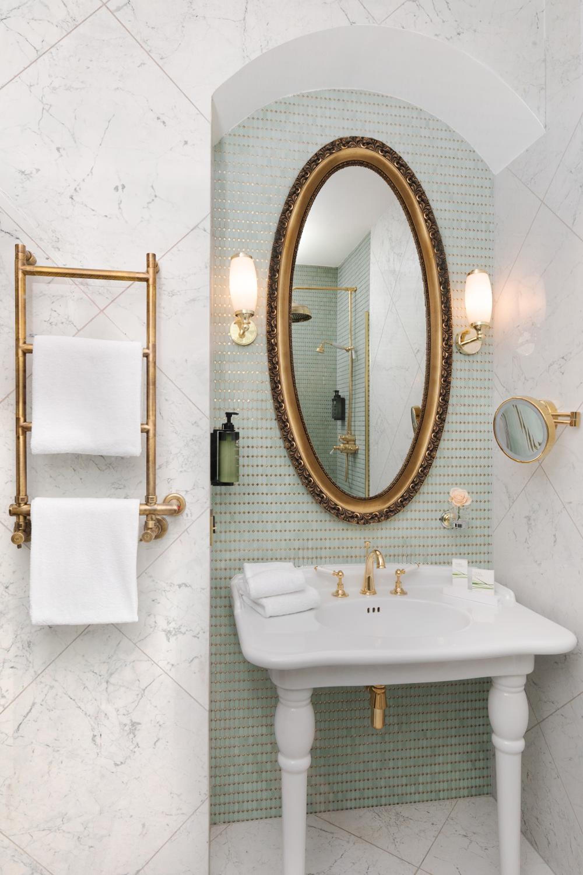 Deluxe Queen Room photo 2