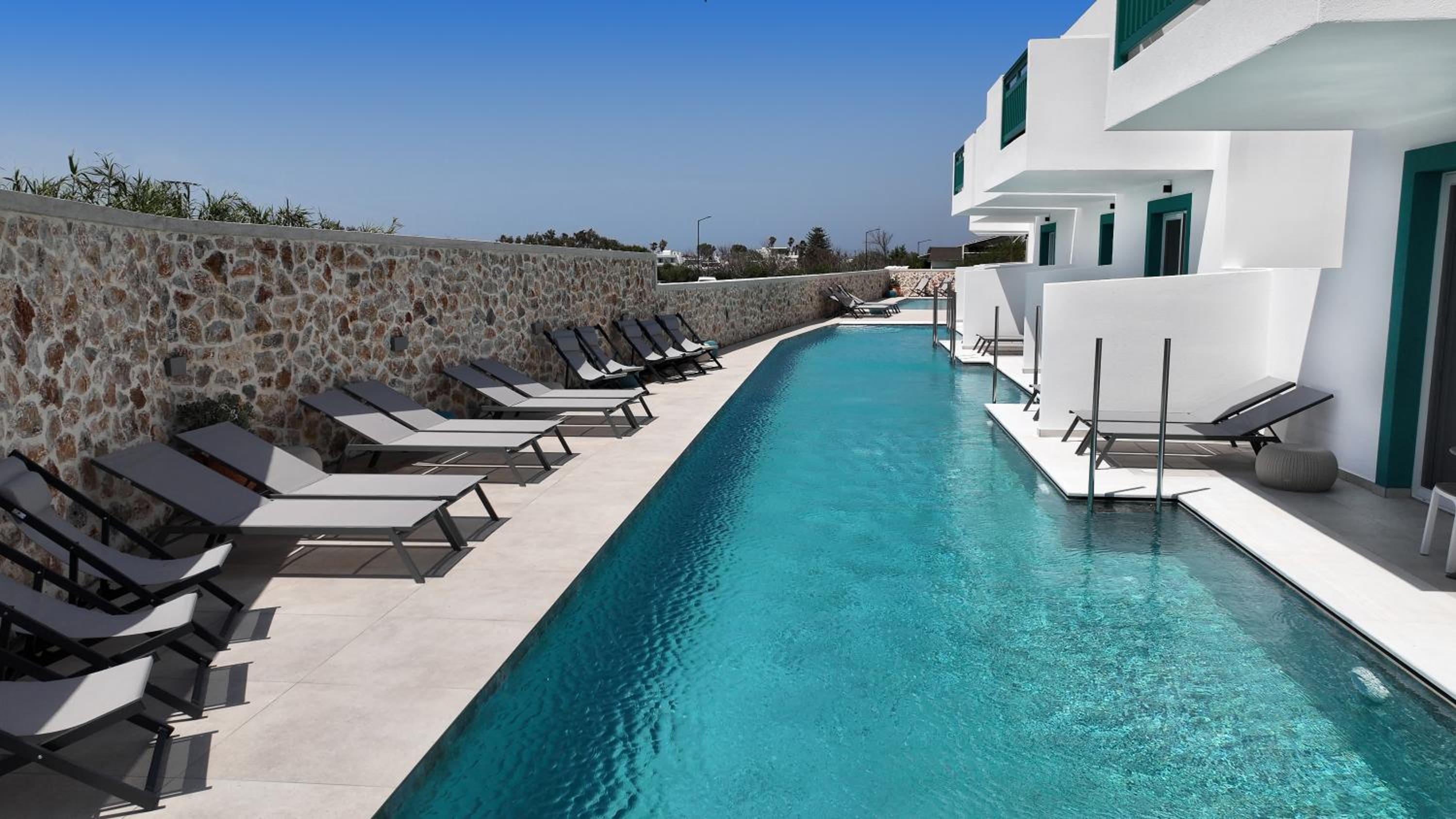 Deluxe Double or Twin Room with Pool Access